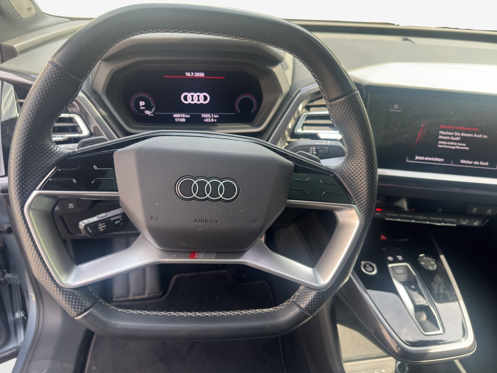 AUDI Q4 e-tron 50 quattro-image-9