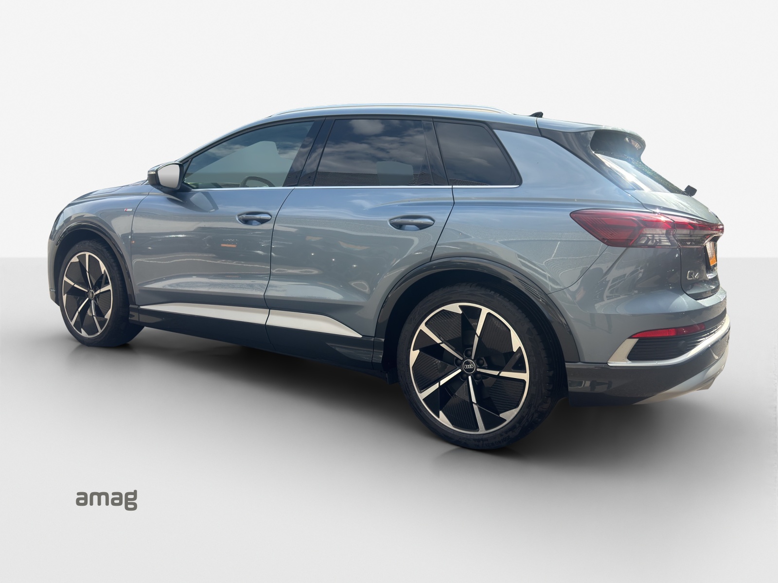 AUDI Q4 e-tron 50 quattro-image-2