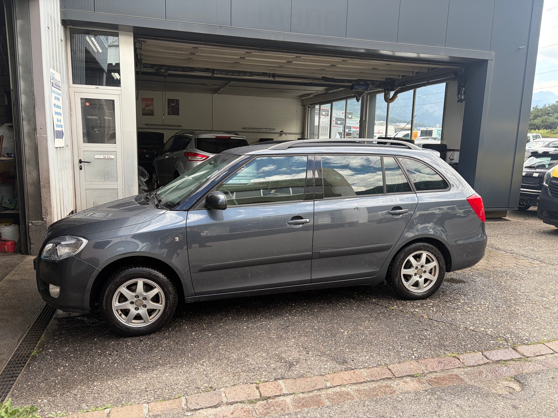 SKODA Fabia 1.6 Elegance-image-4