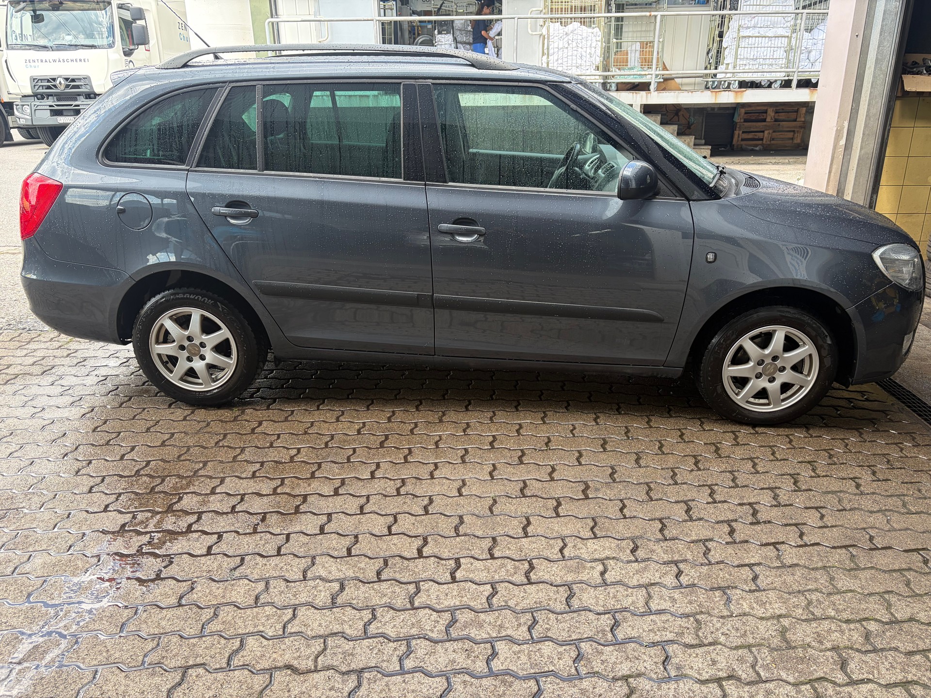 SKODA Fabia 1.6 Elegance-image-2