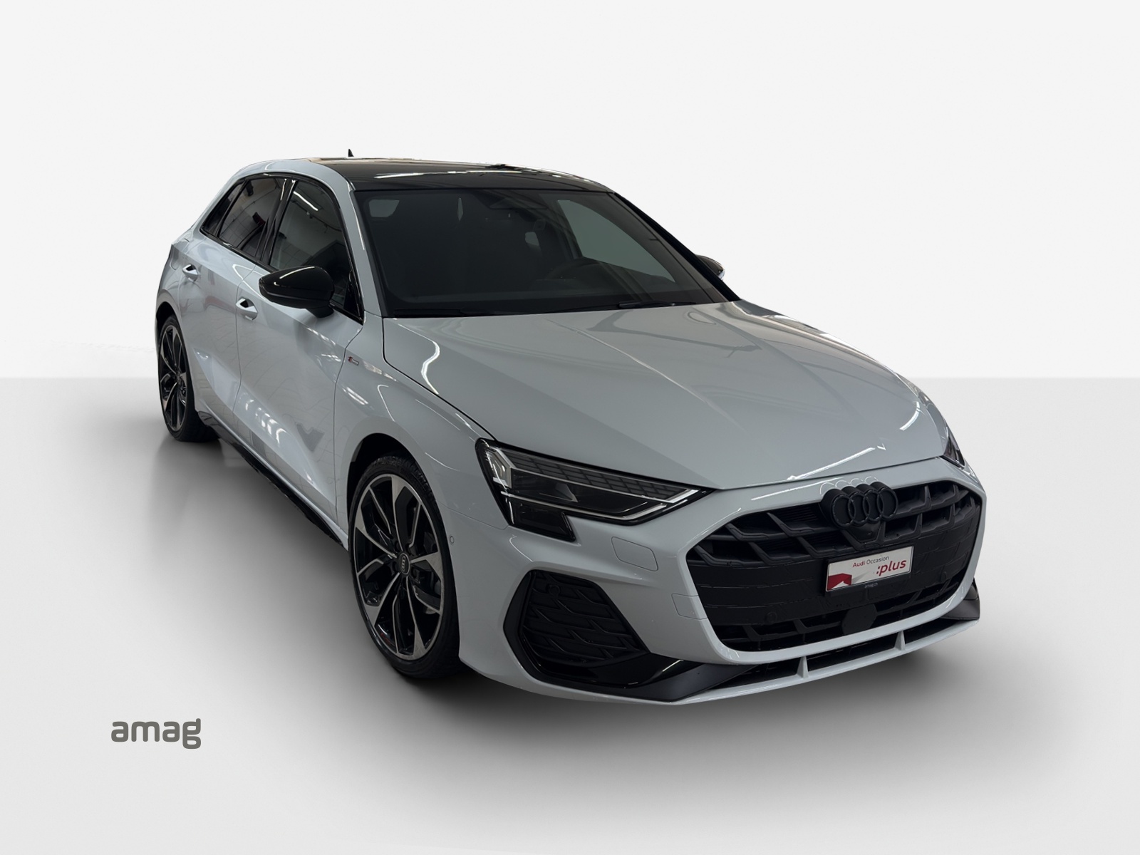 AUDI A3 Sportback TFSI 150 kW quattro S line S tronic-image-5