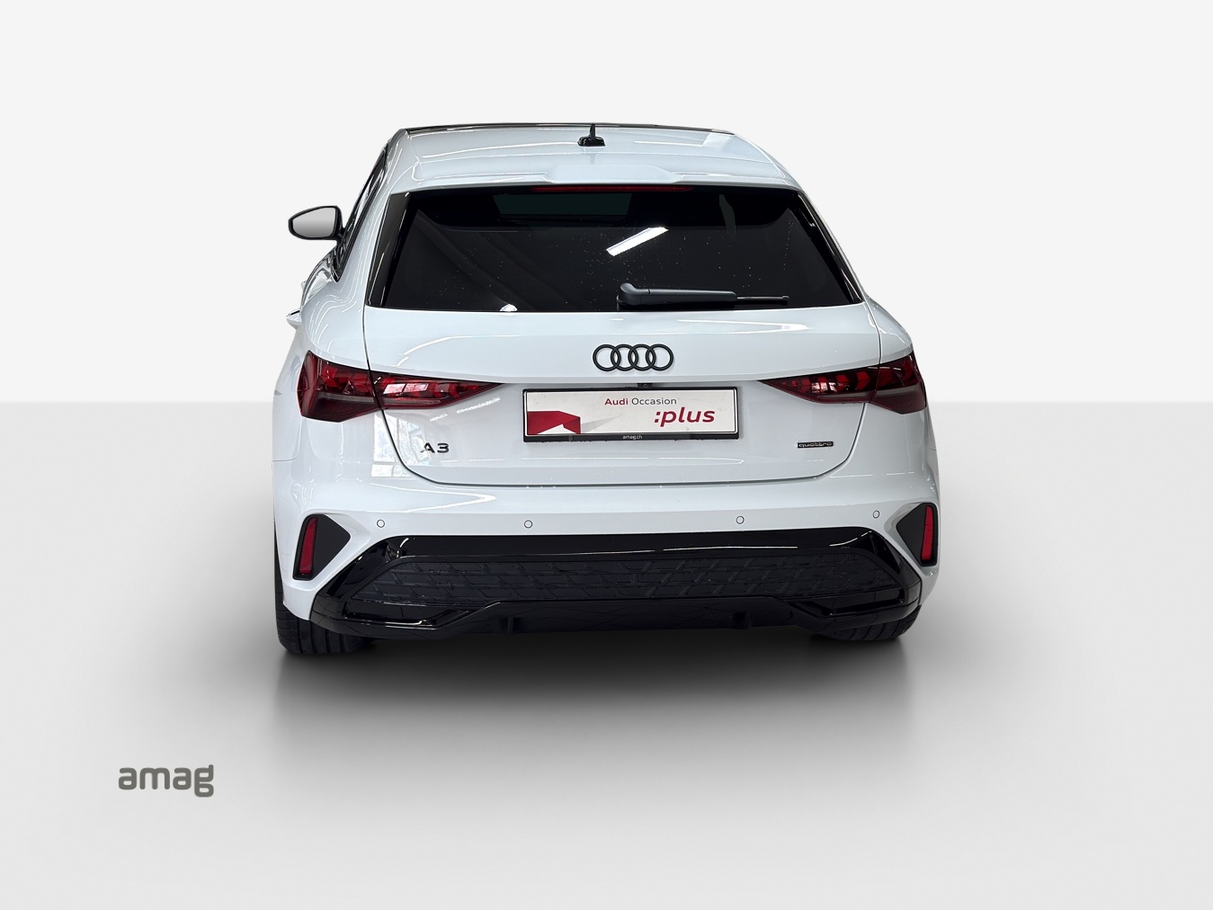 AUDI A3 Sportback TFSI 150 kW quattro S line S tronic-image-3