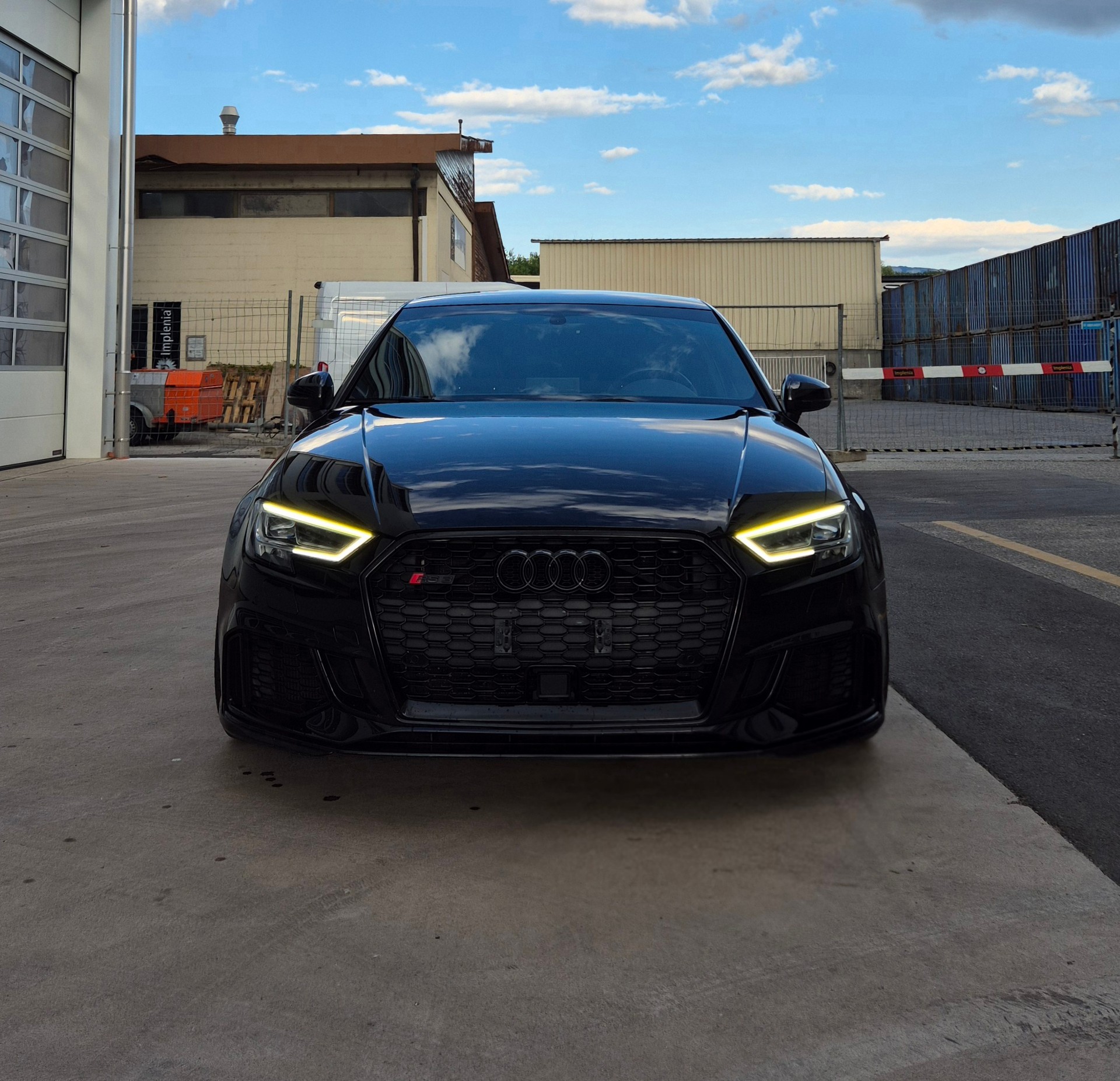 AUDI RS3-image-1