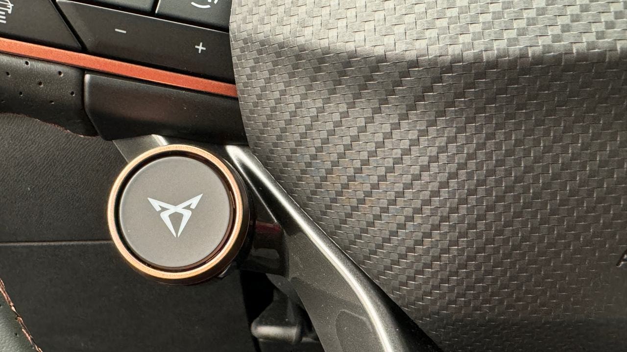 CUPRA LEON ST 2.0 TSI VZ Black Edition-image-9