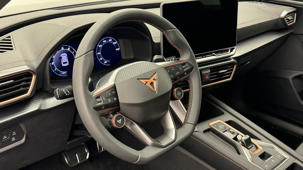 CUPRA LEON ST 2.0 TSI VZ Black Edition-image-6