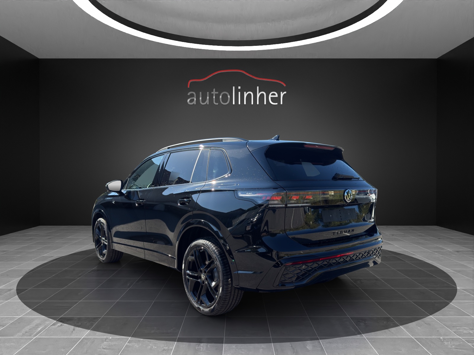 VW Tiguan 2.0 TDI SCR R-Line 4Motion DSG-image-2