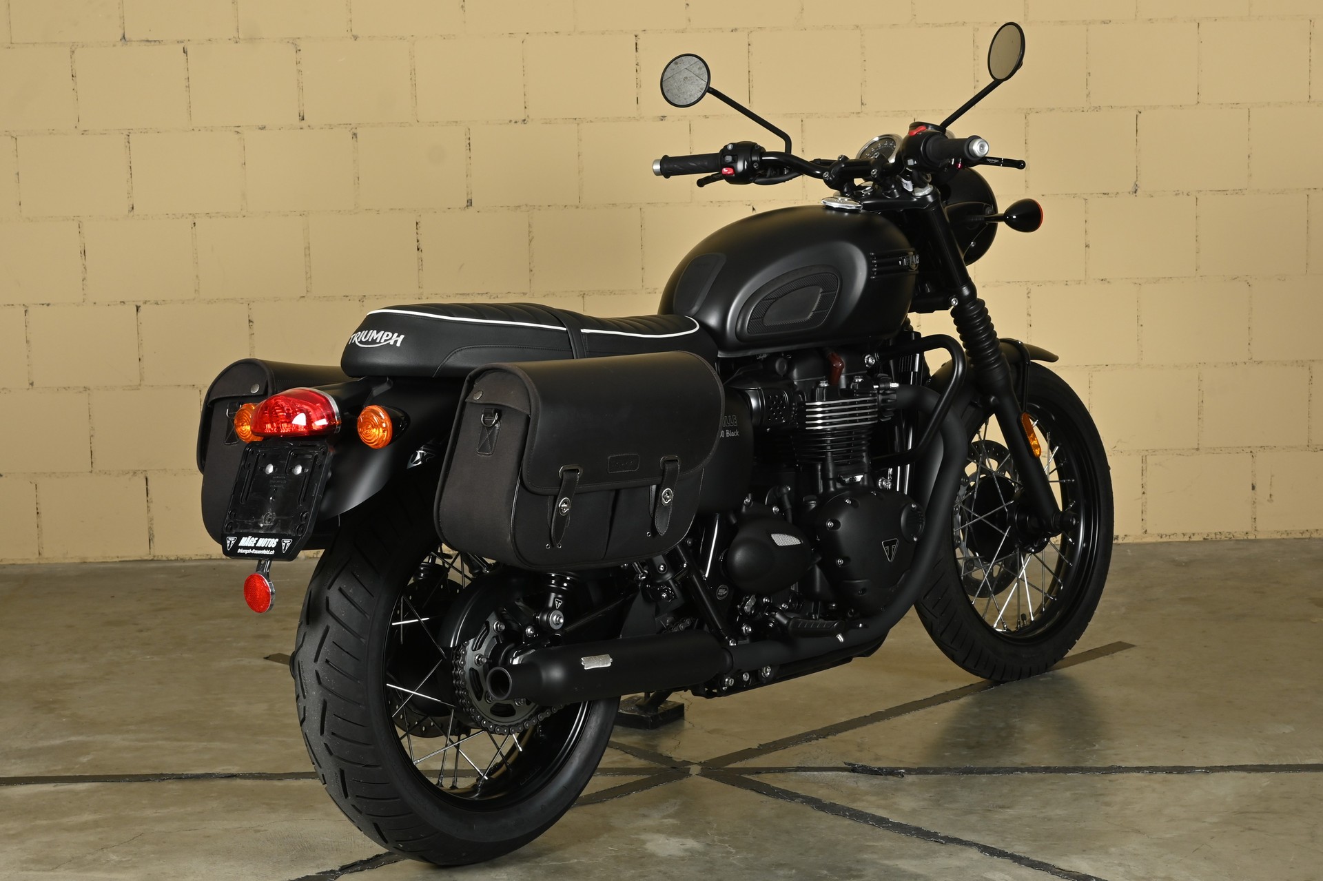 TRIUMPH Bonneville 900 T 100 ABS-image-11