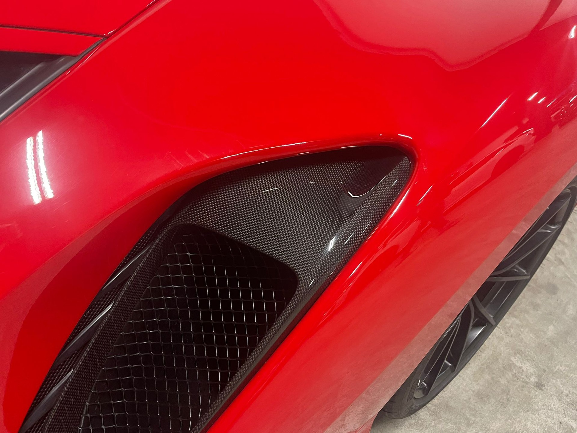 FERRARI 488 Pista 3.9 V8-image-2
