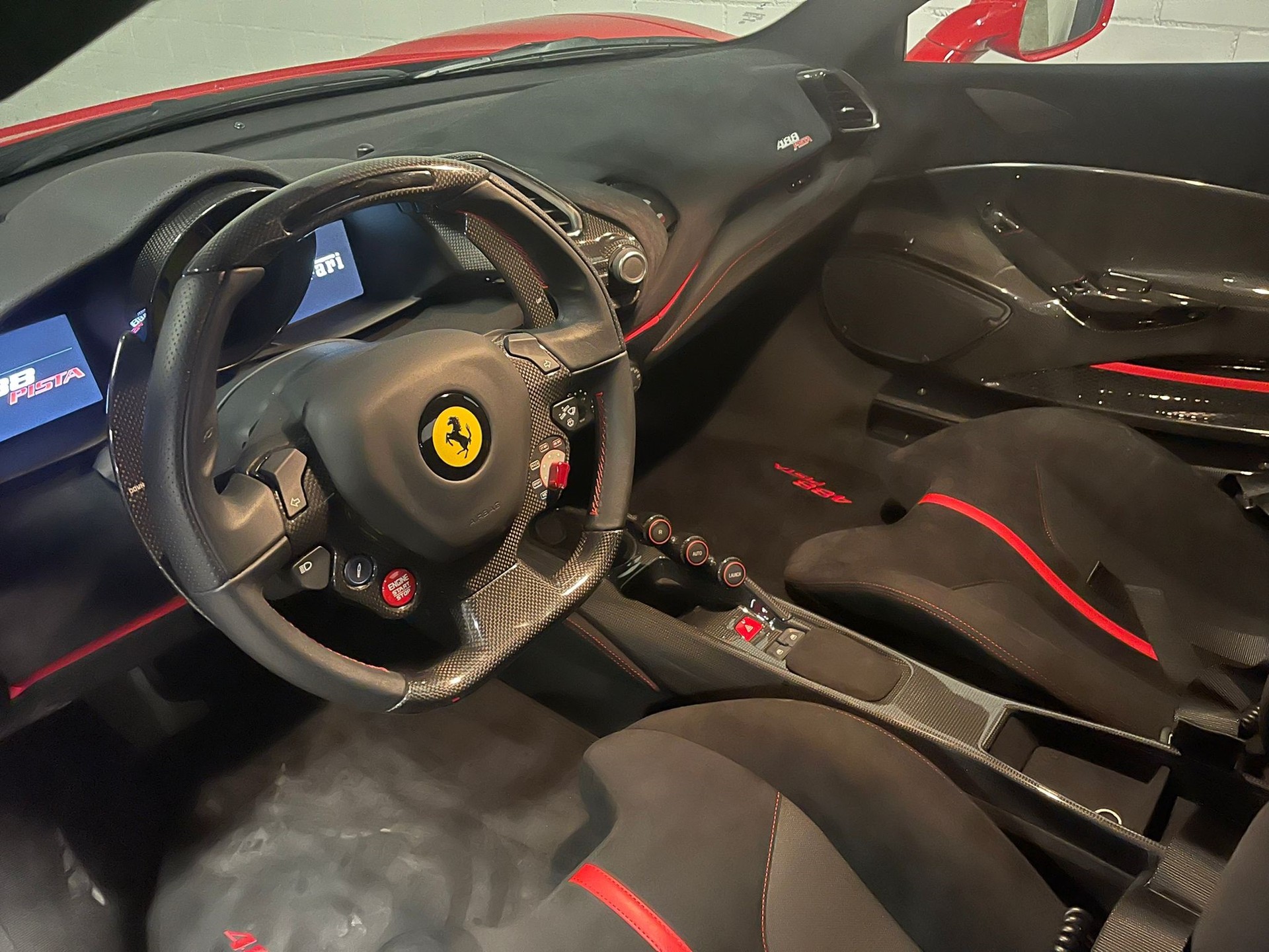 FERRARI 488 Pista 3.9 V8-image-7