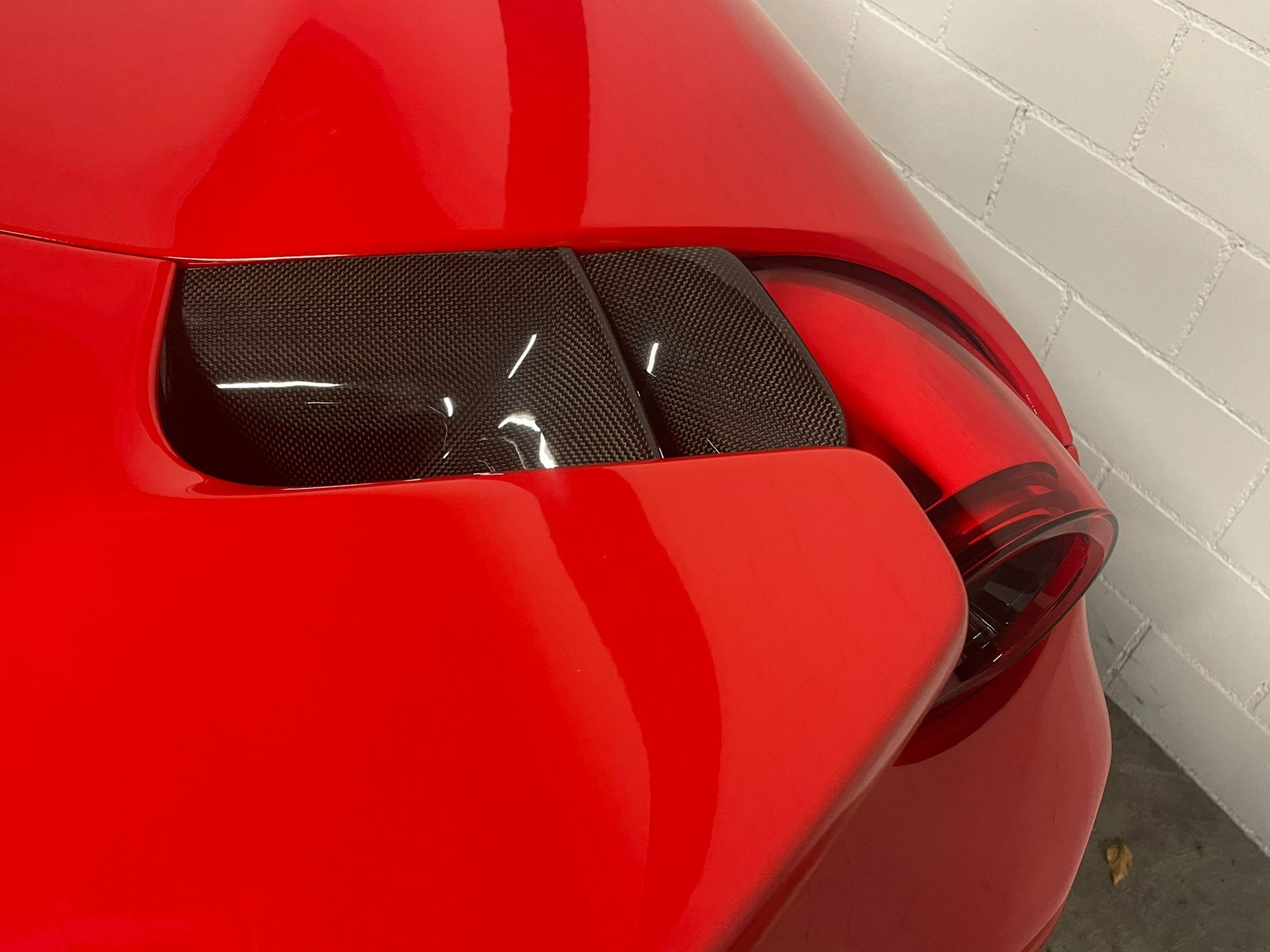 FERRARI 488 Pista 3.9 V8-image-5