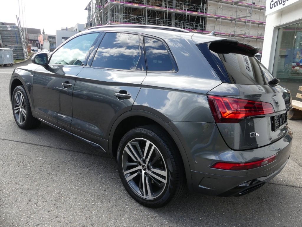 AUDI Q5 40 TDI Black Edition quattro S-tronic-image-1