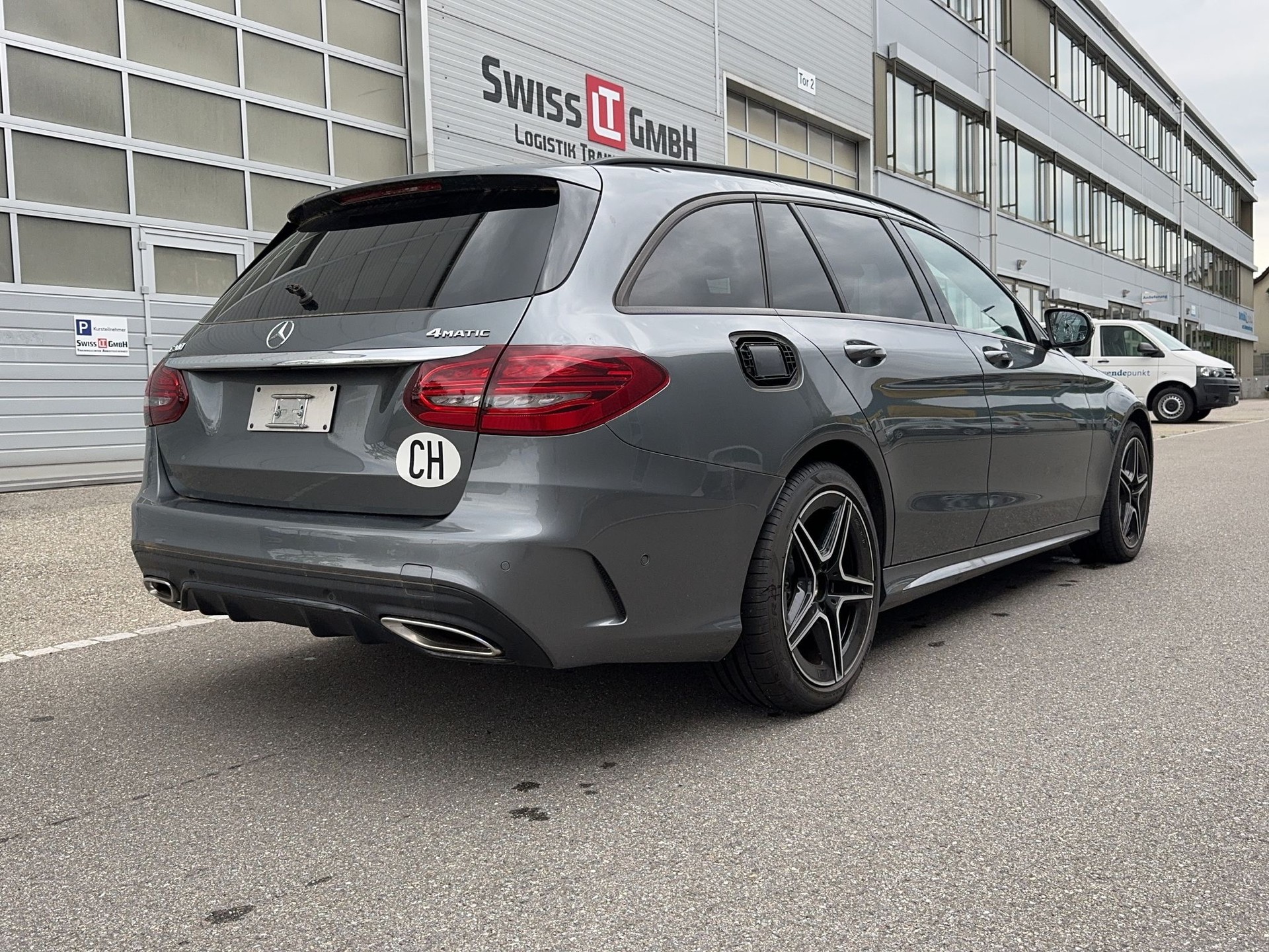 MERCEDES-BENZ C 200 Swiss Star AMG Line 4M 9G-Tronic-image-8