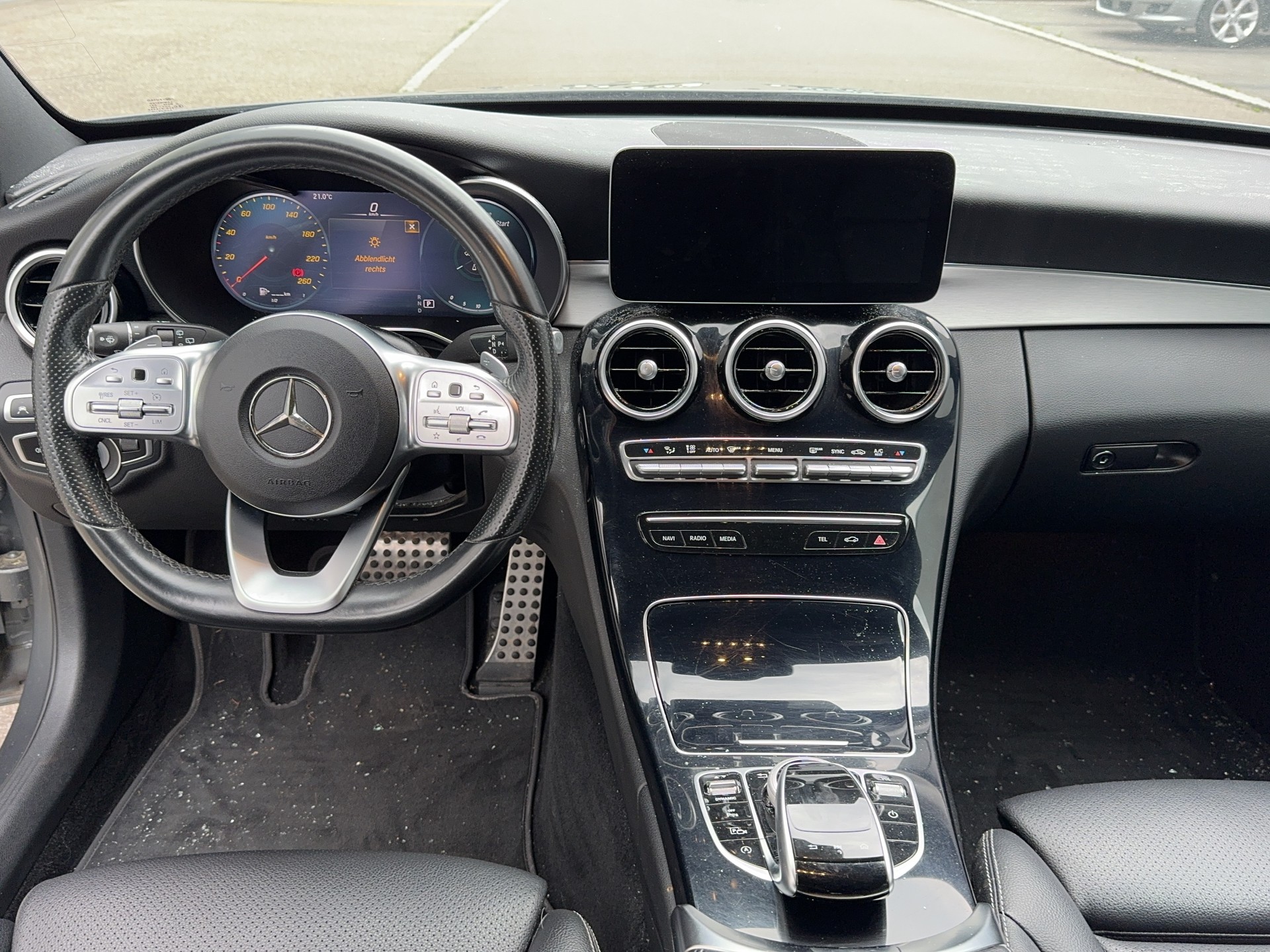 MERCEDES-BENZ C 200 Swiss Star AMG Line 4M 9G-Tronic-image-11