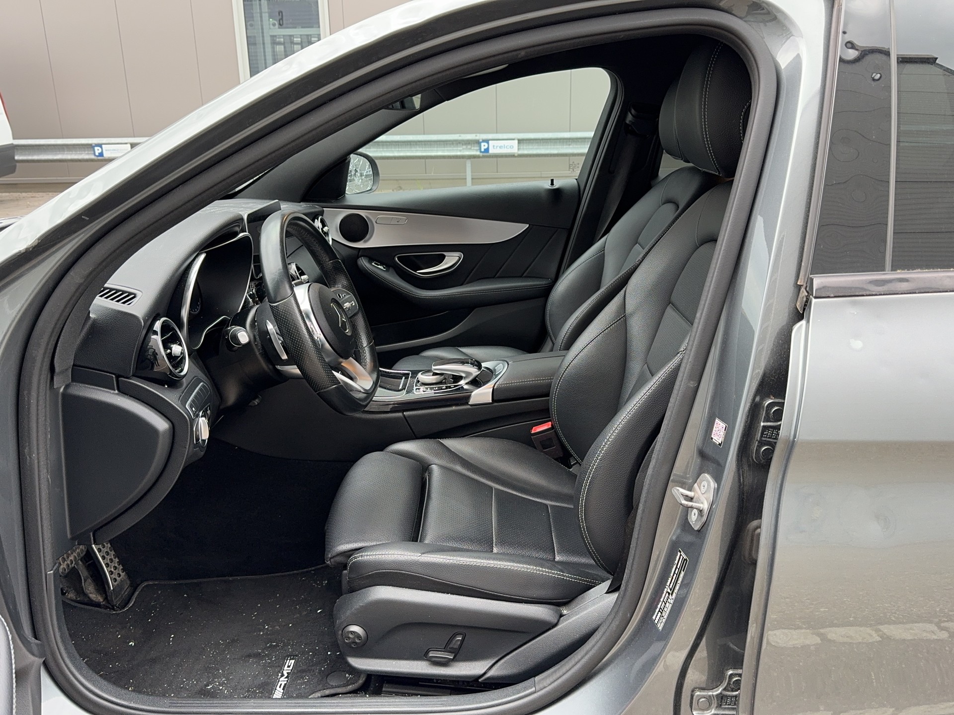 MERCEDES-BENZ C 200 Swiss Star AMG Line 4M 9G-Tronic-image-12