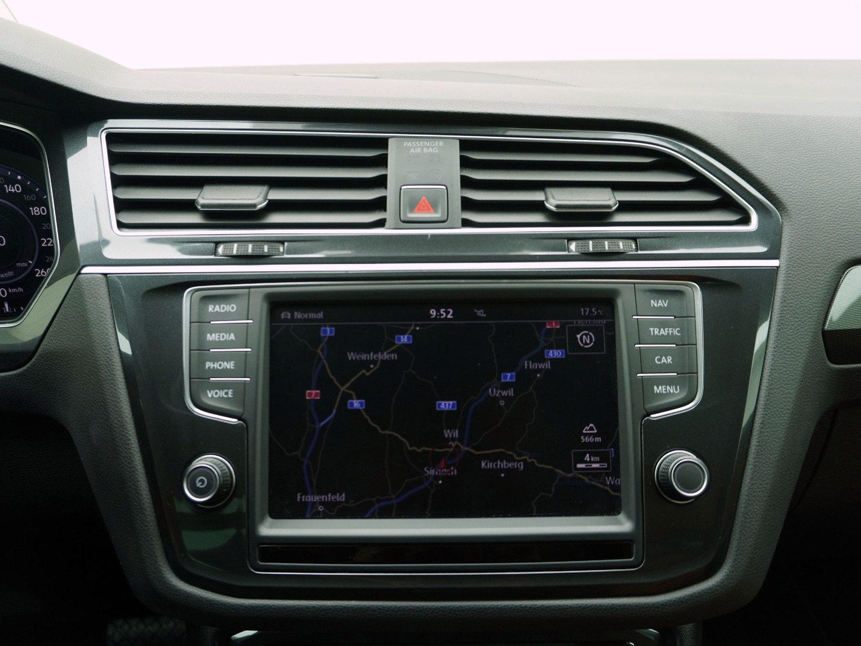 VW Tiguan 2.0 TDI DSG R-Line 4Motion-image-18