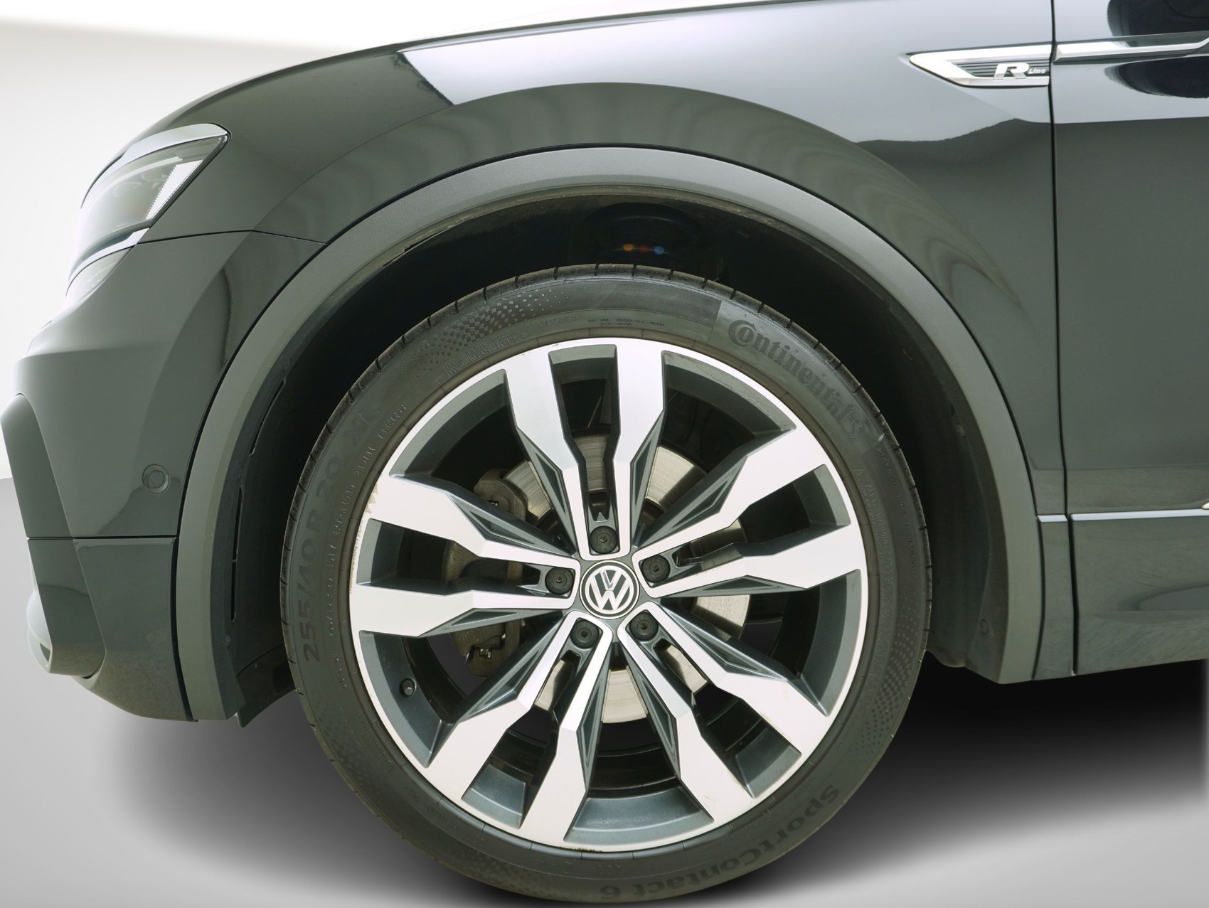 VW Tiguan 2.0 TDI DSG R-Line 4Motion-image-6