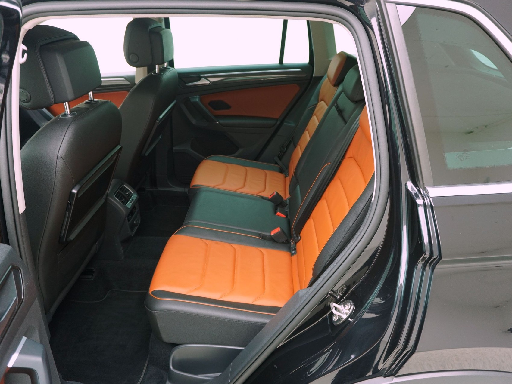VW Tiguan 2.0 TDI DSG R-Line 4Motion-image-9