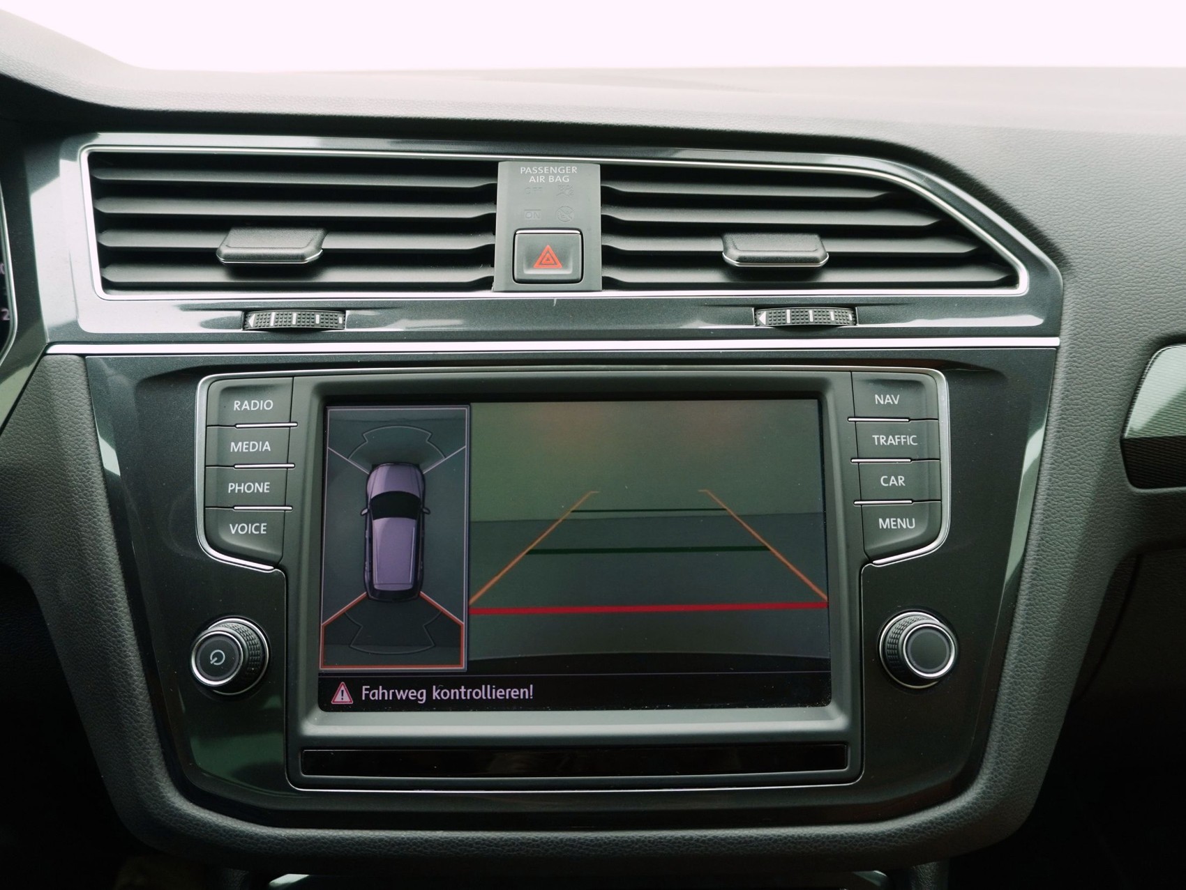 VW Tiguan 2.0 TDI DSG R-Line 4Motion-image-15