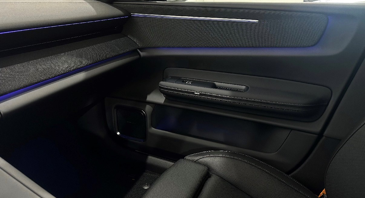 POLESTAR 4 Long Range Dual Motor-image-11