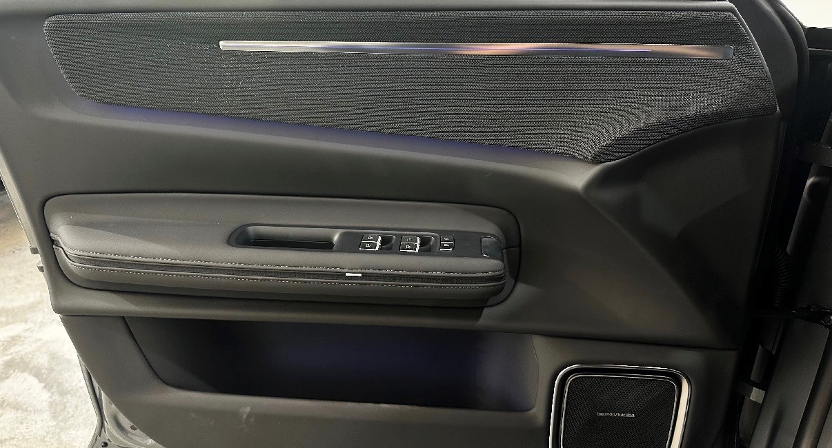 POLESTAR 4 Long Range Dual Motor-image-10