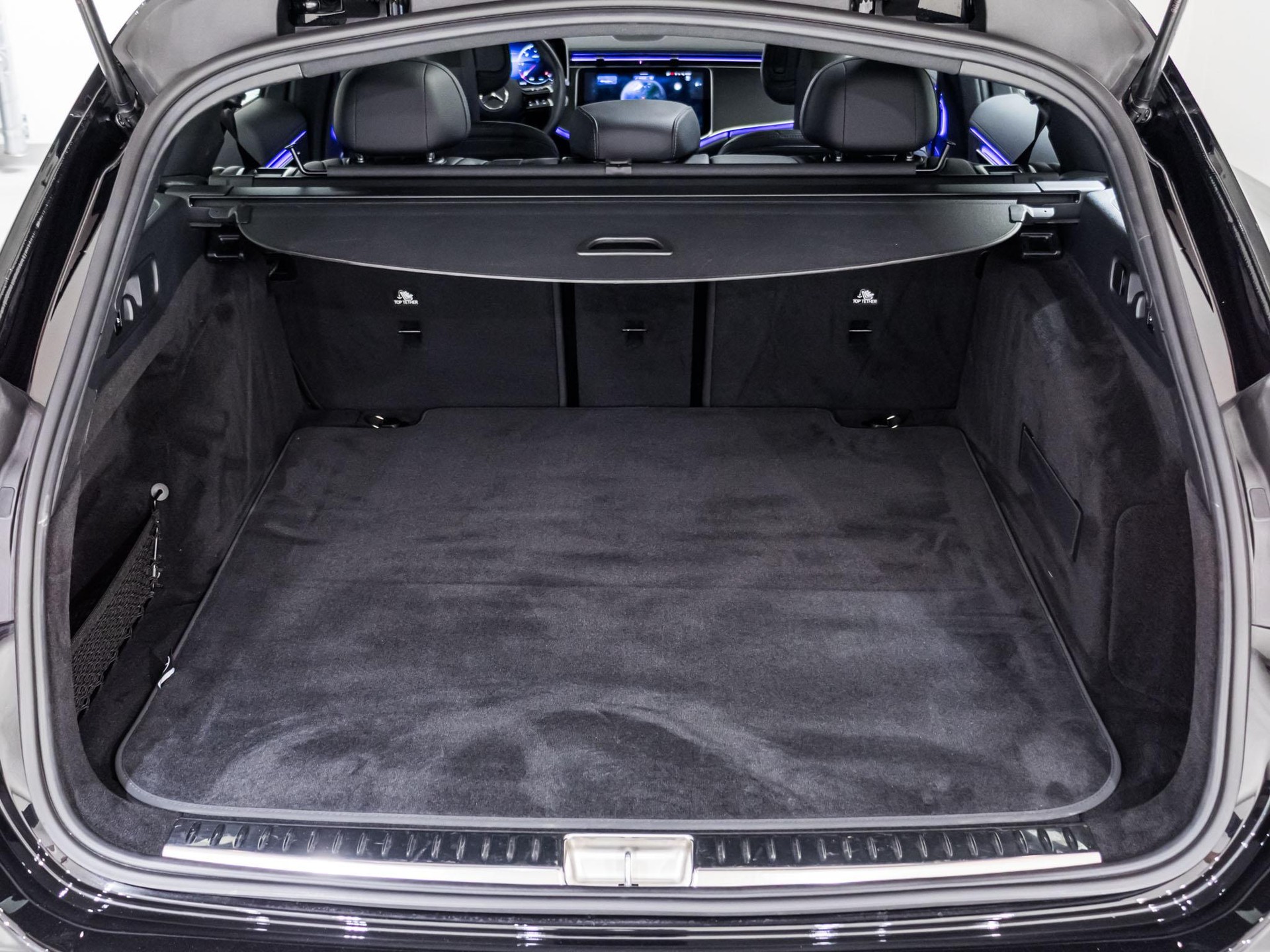 MERCEDES-BENZ E 220 d 4MATIC T-Modell-image-13