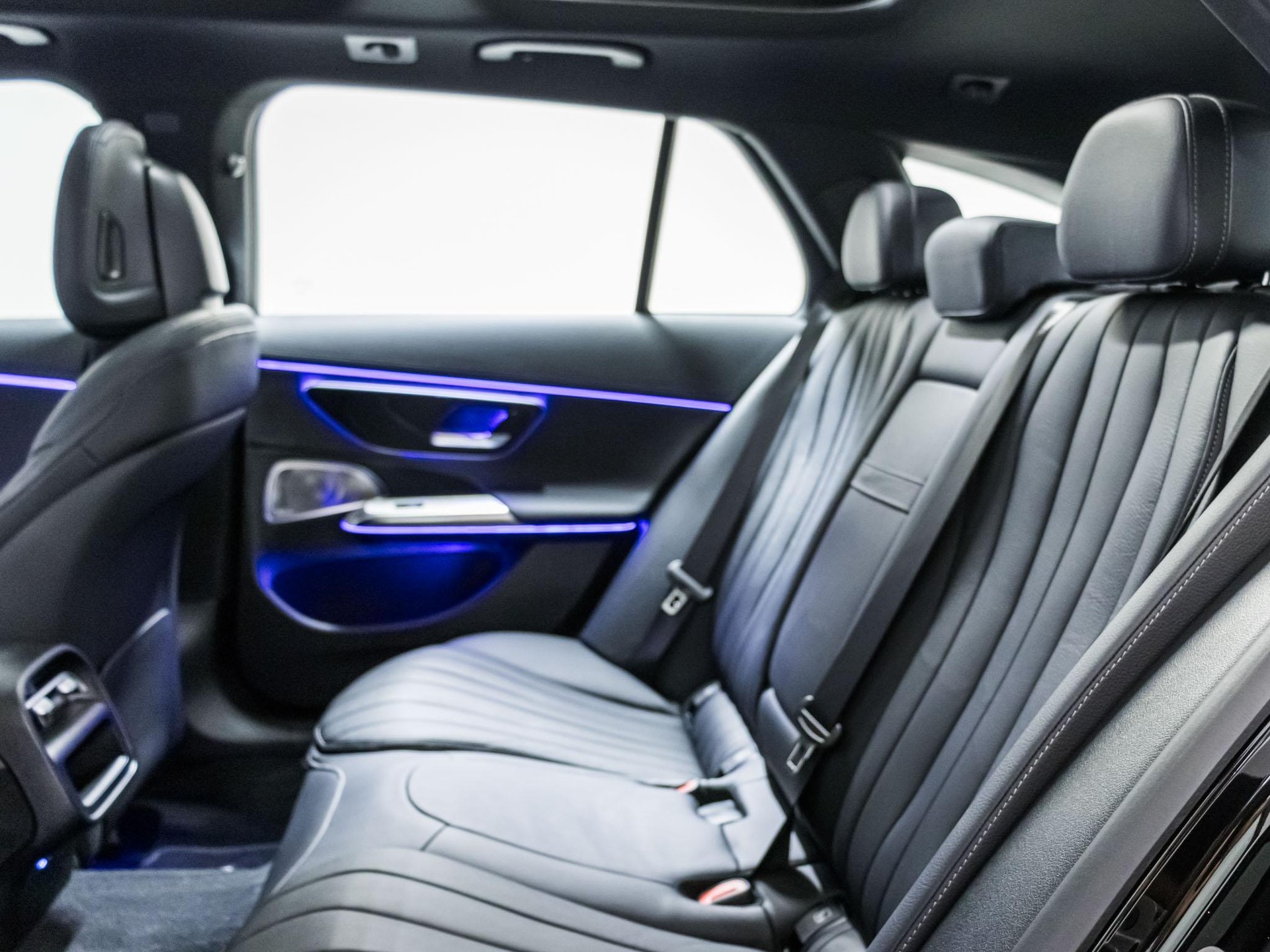 MERCEDES-BENZ E 220 d 4MATIC T-Modell-image-7