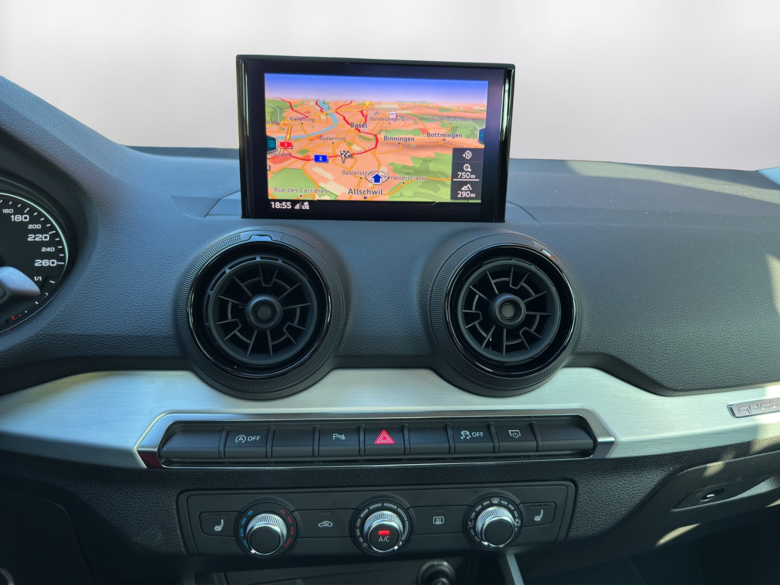 AUDI Q2 2.0 TFSI sport quattro S-tronic-image-8