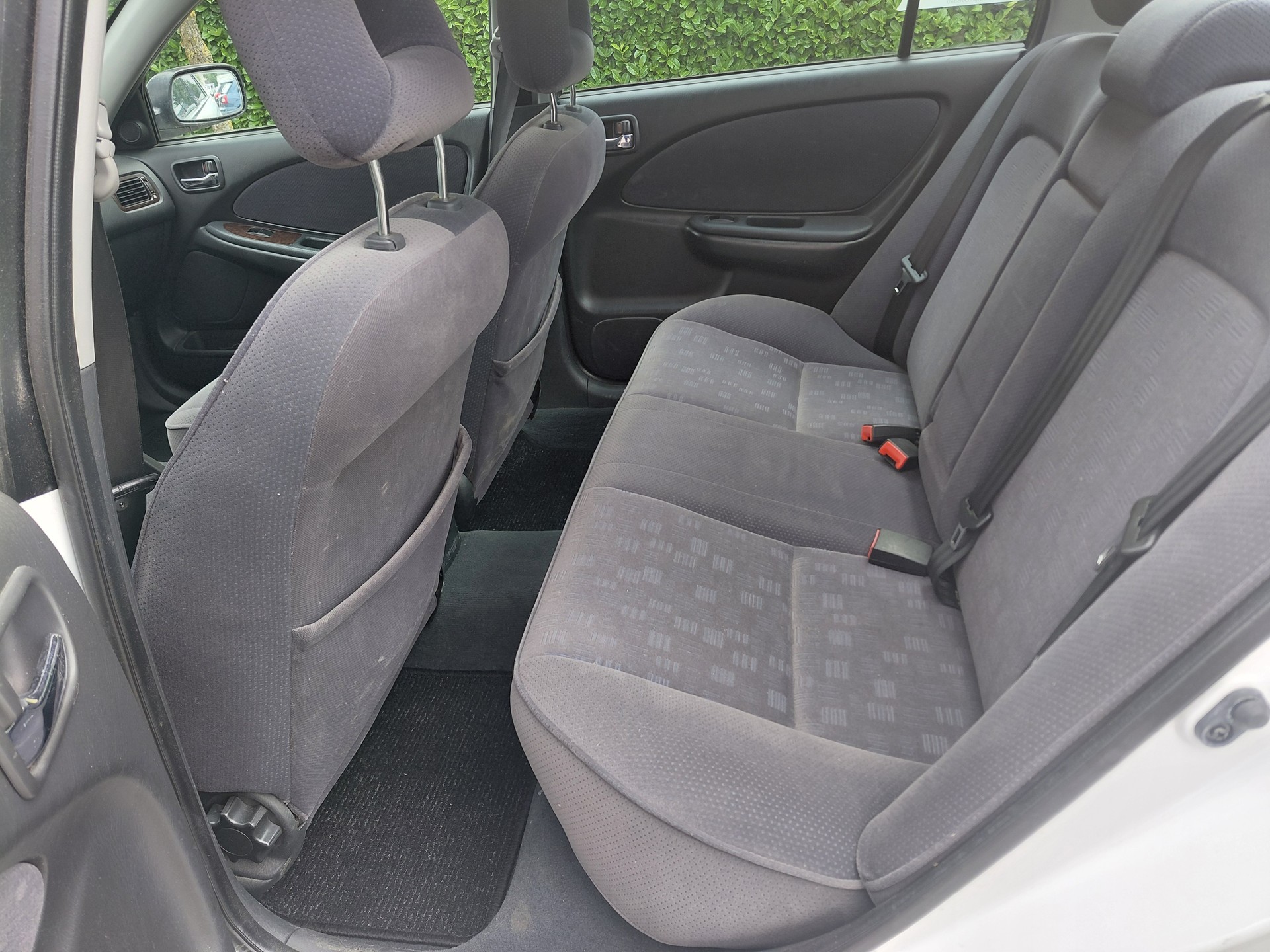 TOYOTA Avensis 2.0 VVT-i Linea Sol Sedan-image-11