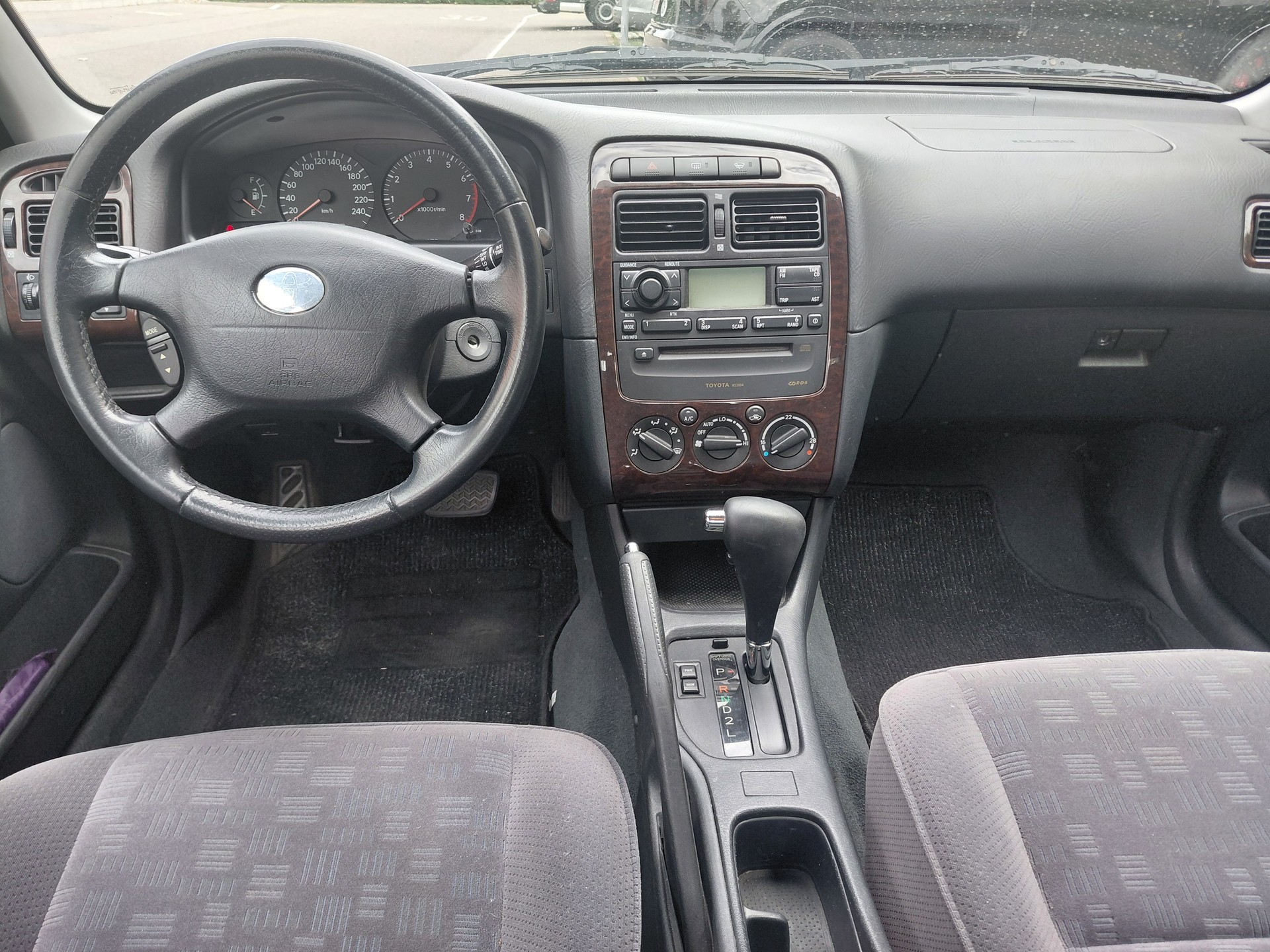 TOYOTA Avensis 2.0 VVT-i Linea Sol Sedan-image-8
