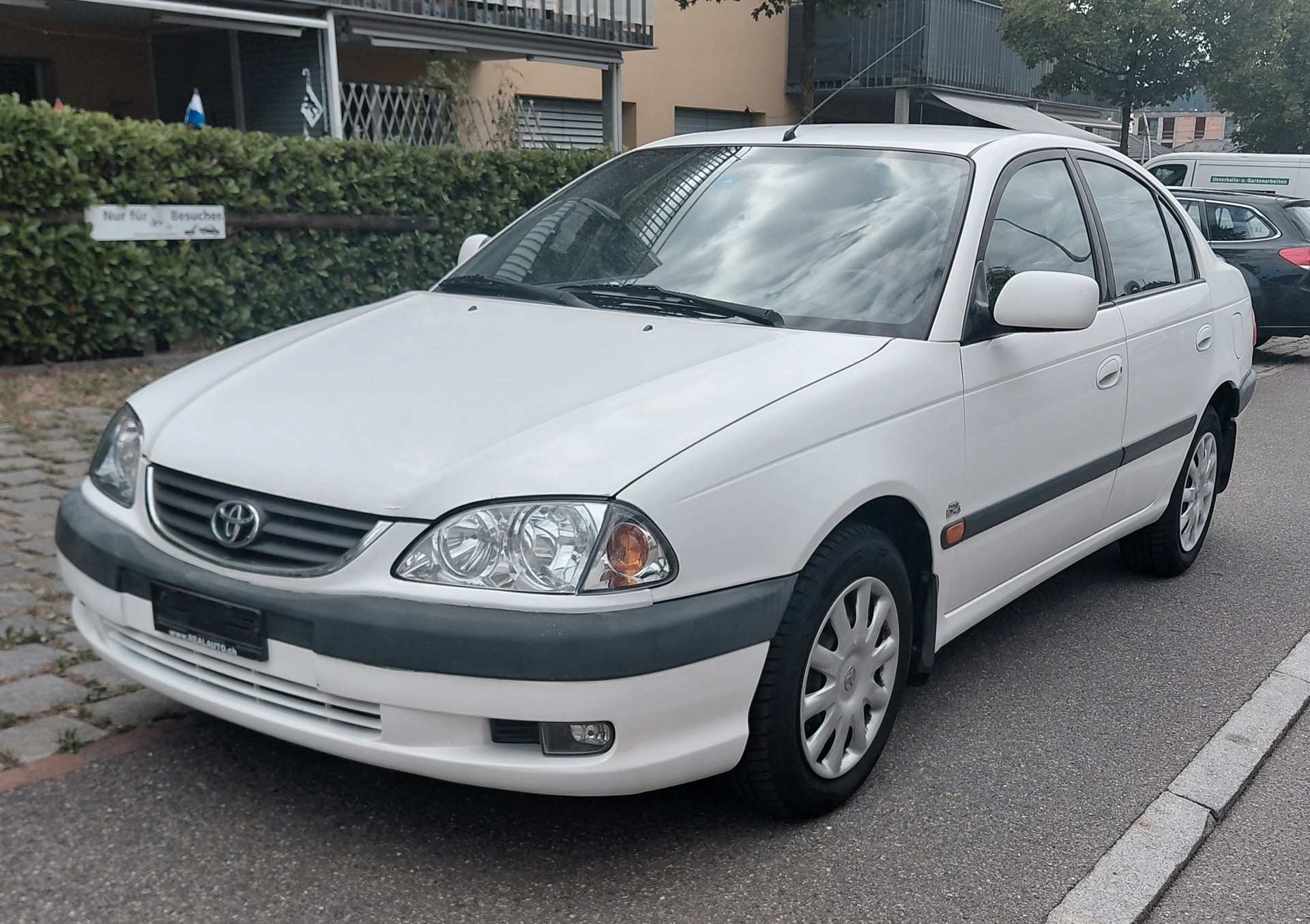 TOYOTA Avensis 2.0 VVT-i Linea Sol Sedan-image-0