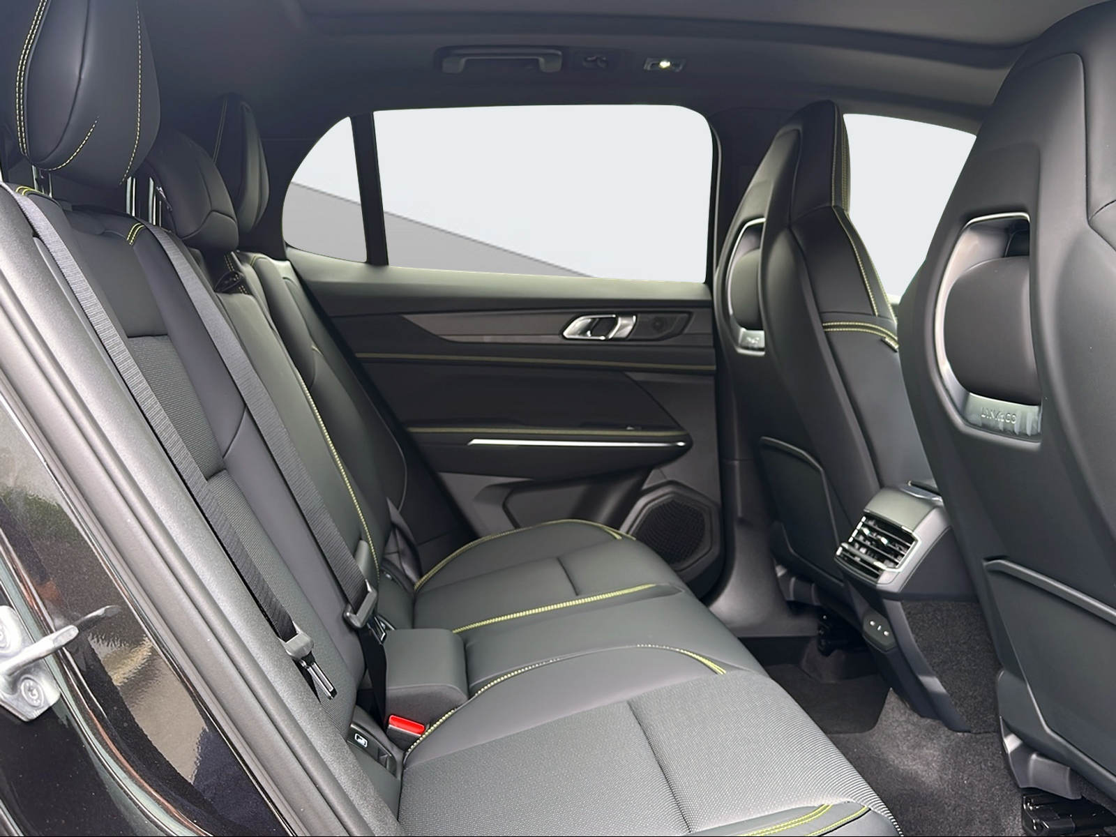 LYNK & CO 01 1.5 PHEV More-image-12