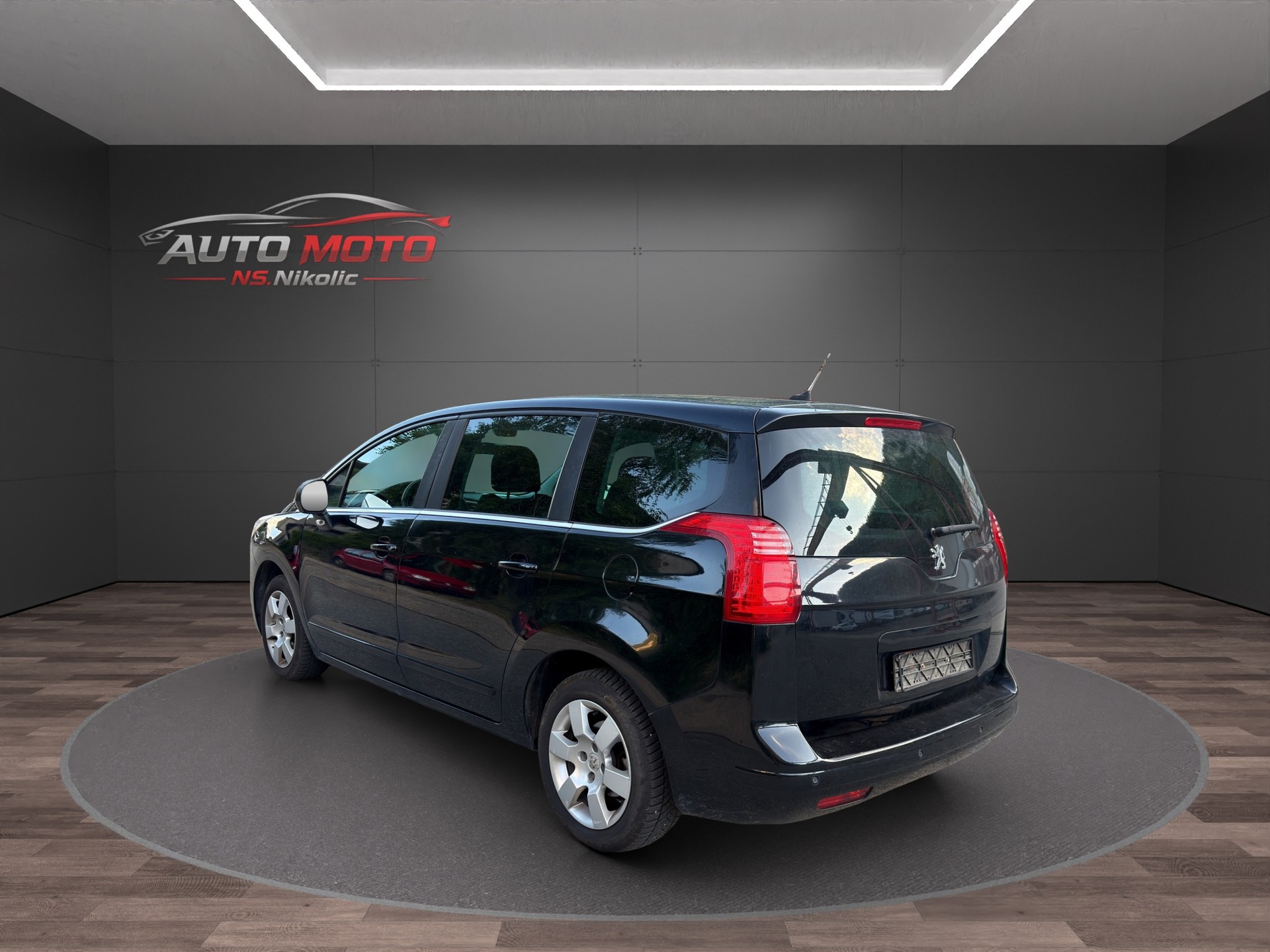 PEUGEOT 5008 2.0 HDI Sport-image-3