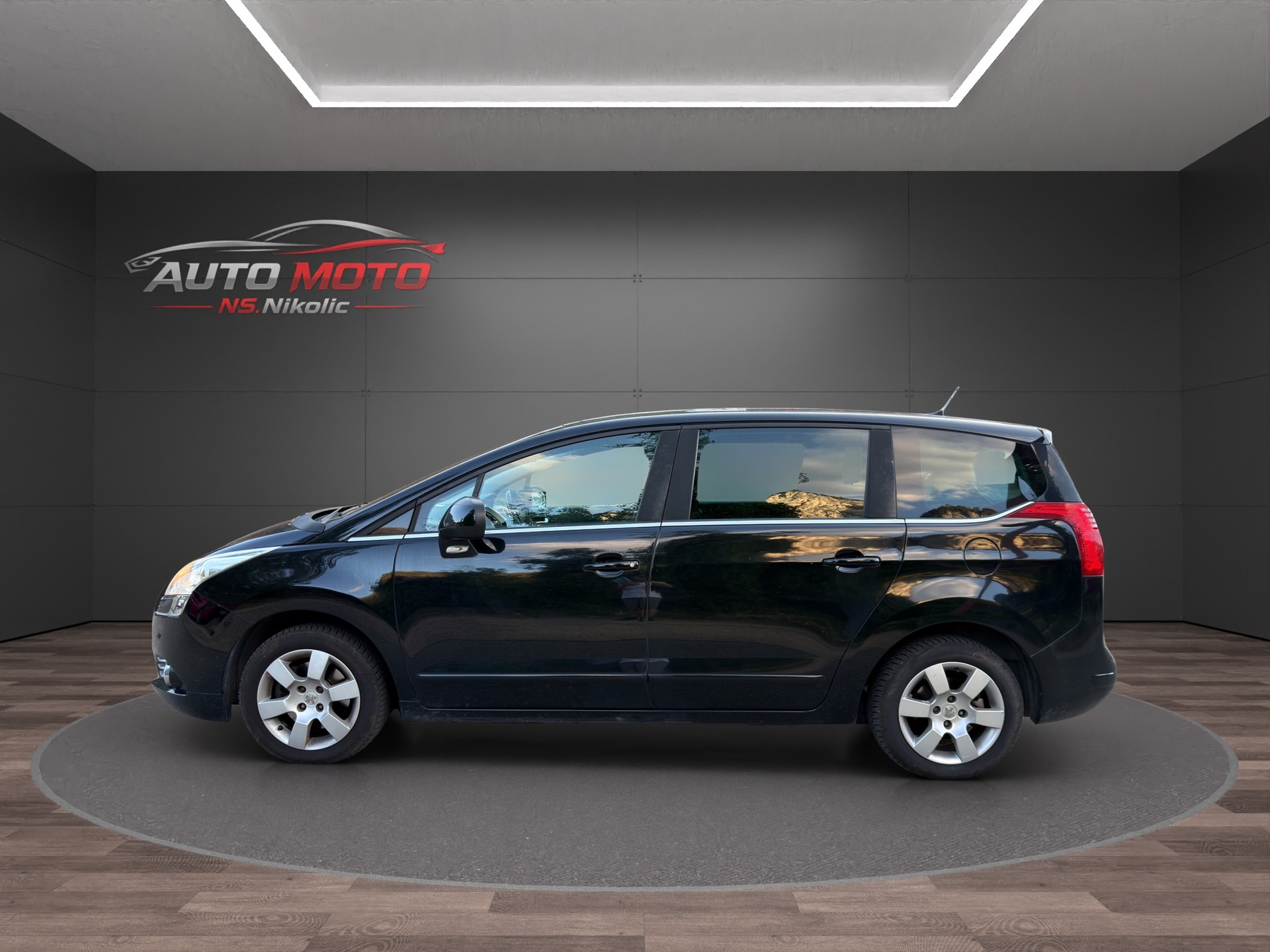 PEUGEOT 5008 2.0 HDI Sport-image-4