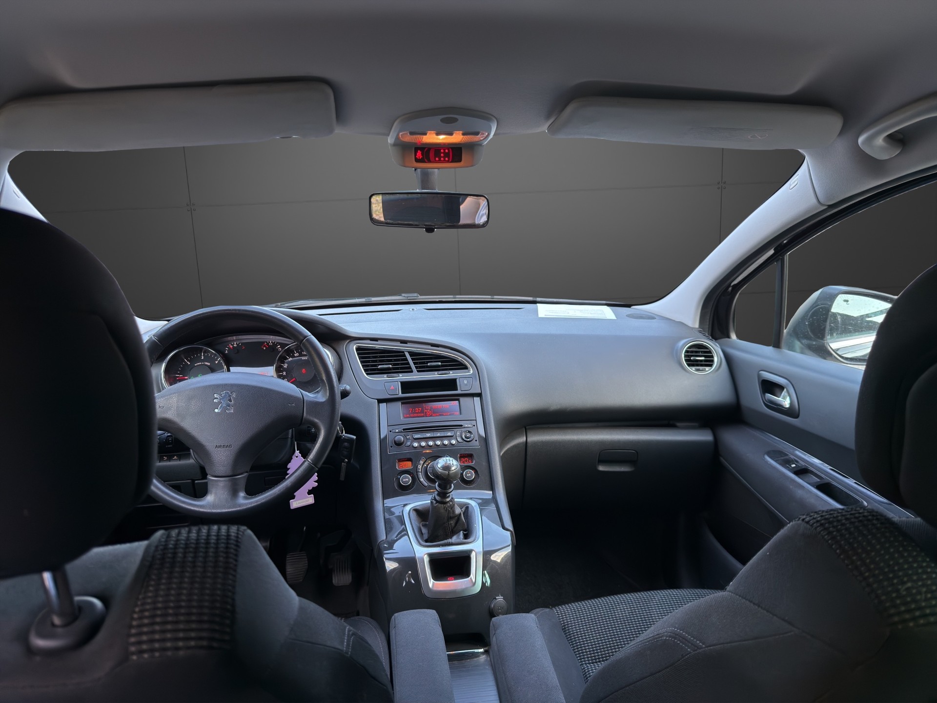 PEUGEOT 5008 2.0 HDI Sport-image-11