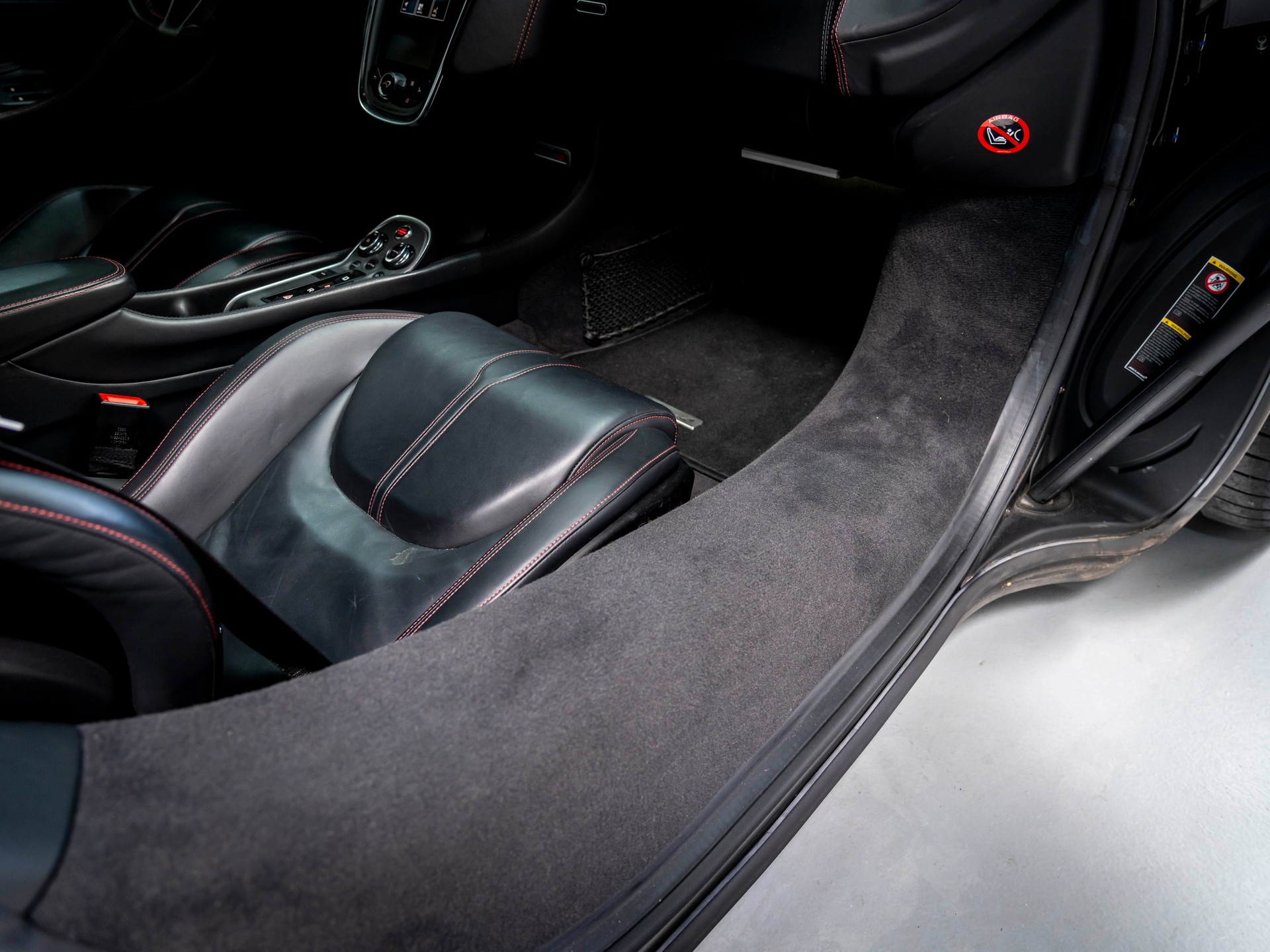 McLAREN 570S Coupé 3.8 V8 SSG-image-20