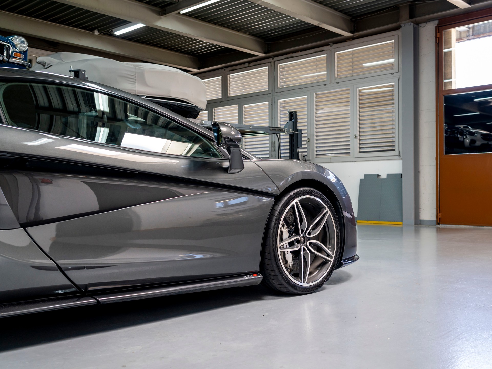 McLAREN 570S Coupé 3.8 V8 SSG-image-24