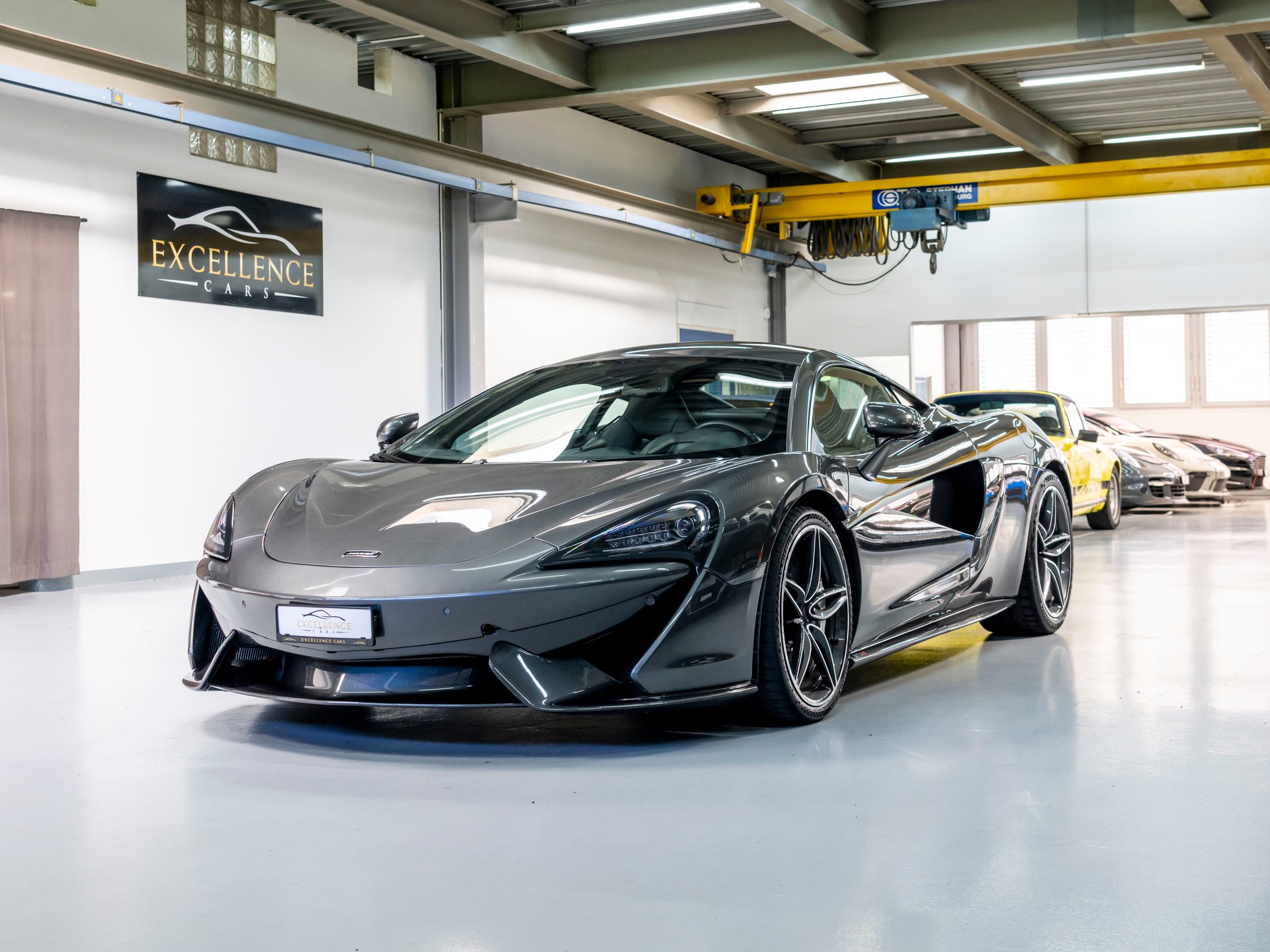 McLAREN 570S Coupé 3.8 V8 SSG-image-0