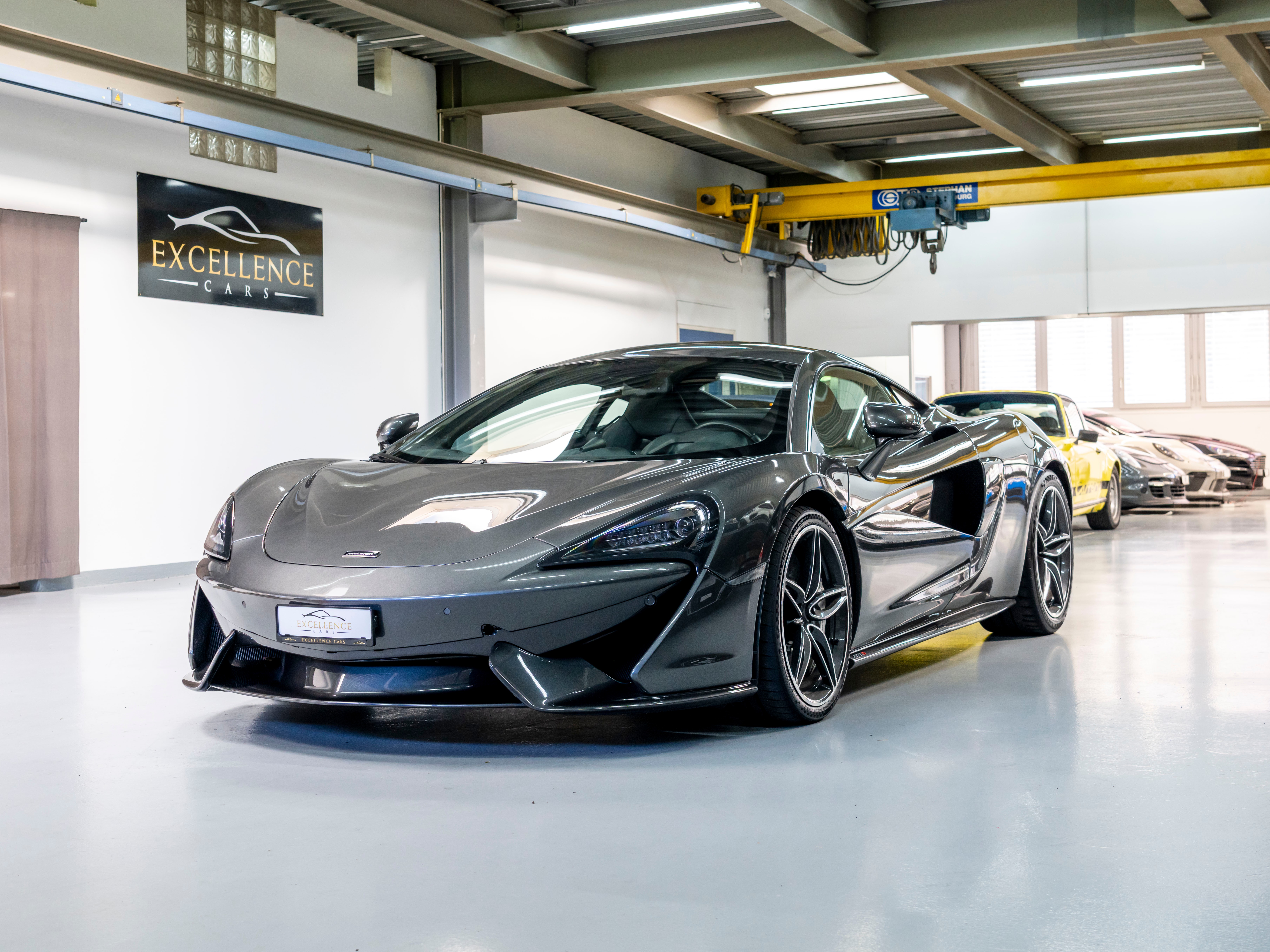 McLaren 570S Coupé 3.8 V8 SSG