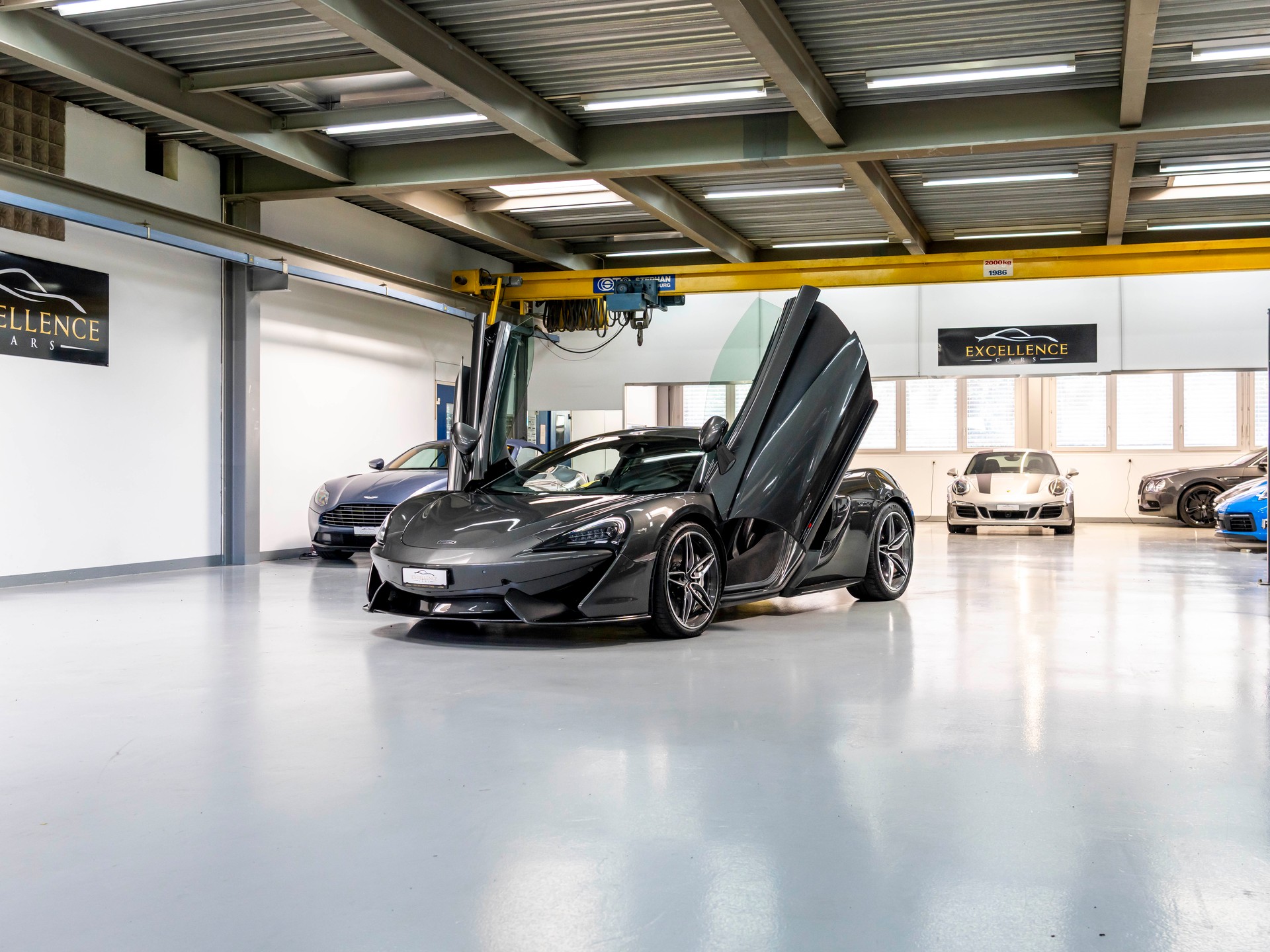 McLAREN 570S Coupé 3.8 V8 SSG-image-1