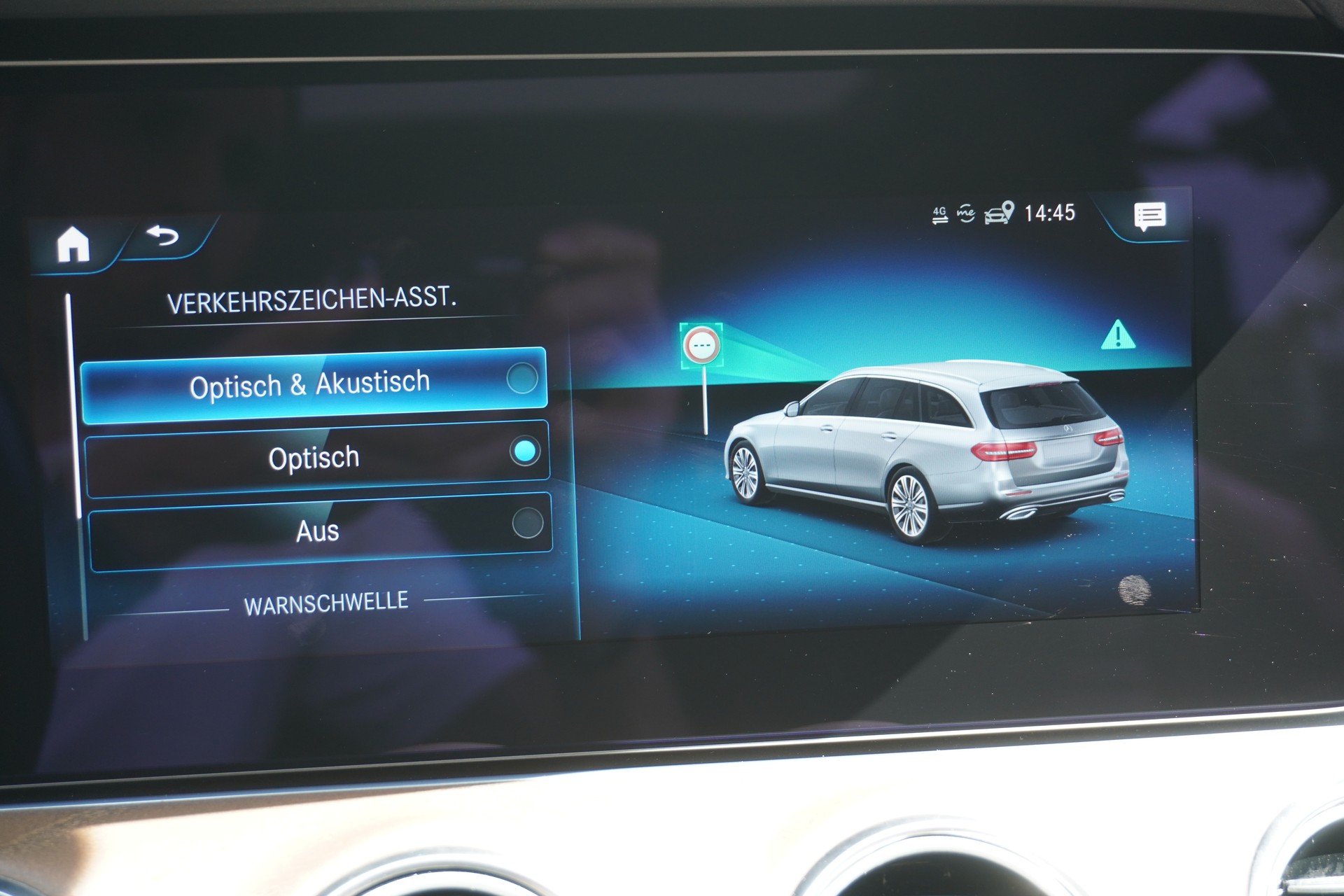 MERCEDES-BENZ E 300 de T 4Matic AMG Line 9G-Tronic-image-33
