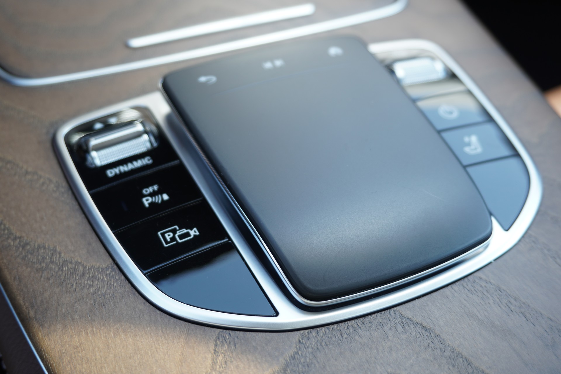 MERCEDES-BENZ E 300 de T 4Matic AMG Line 9G-Tronic-image-23