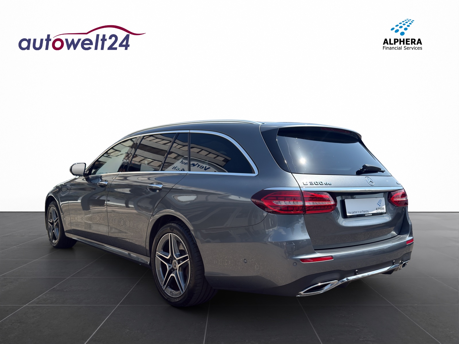 MERCEDES-BENZ E 300 de T 4Matic AMG Line 9G-Tronic-image-6