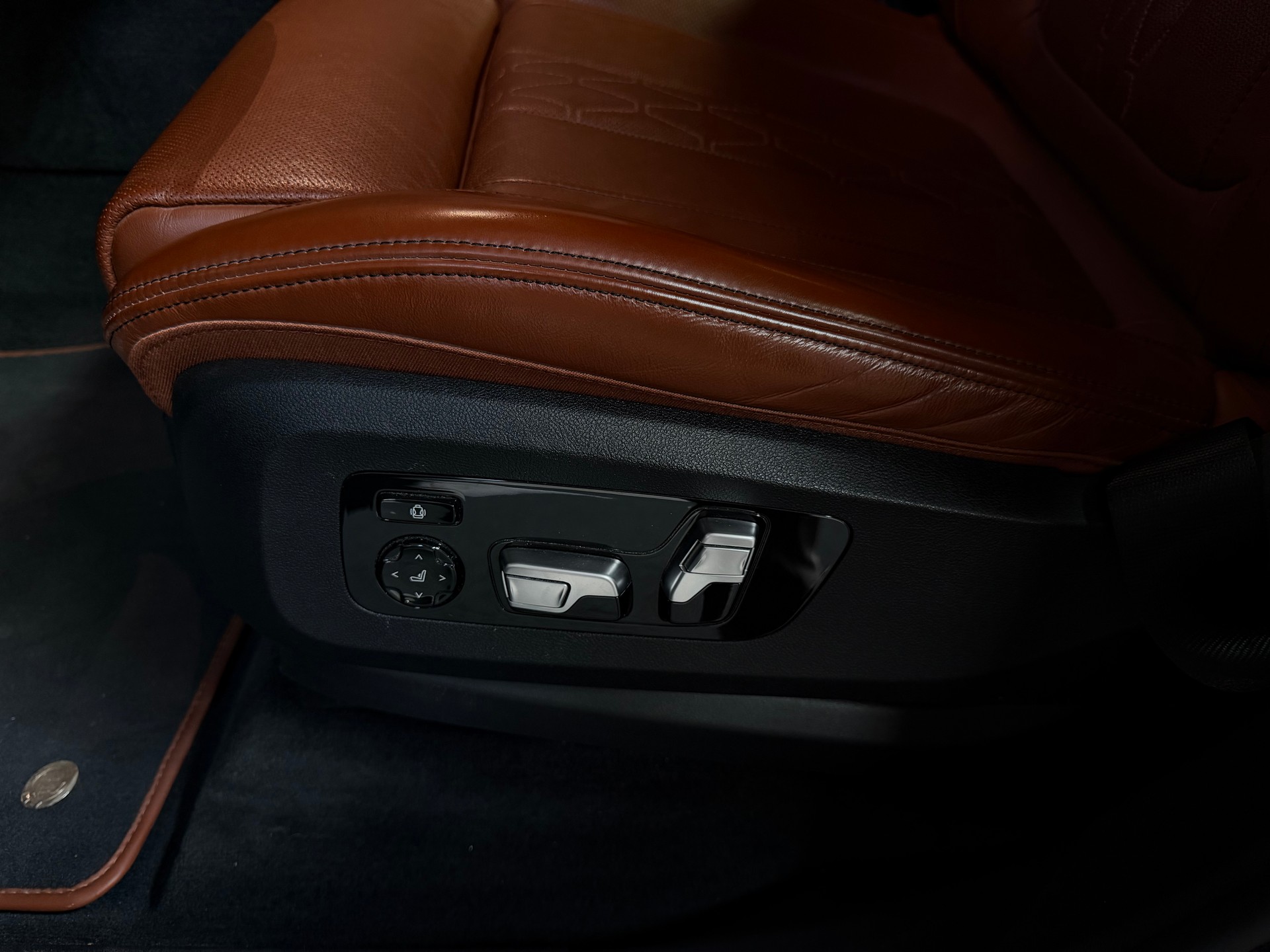 BMW X7 xDrive 30d Steptronic-image-21