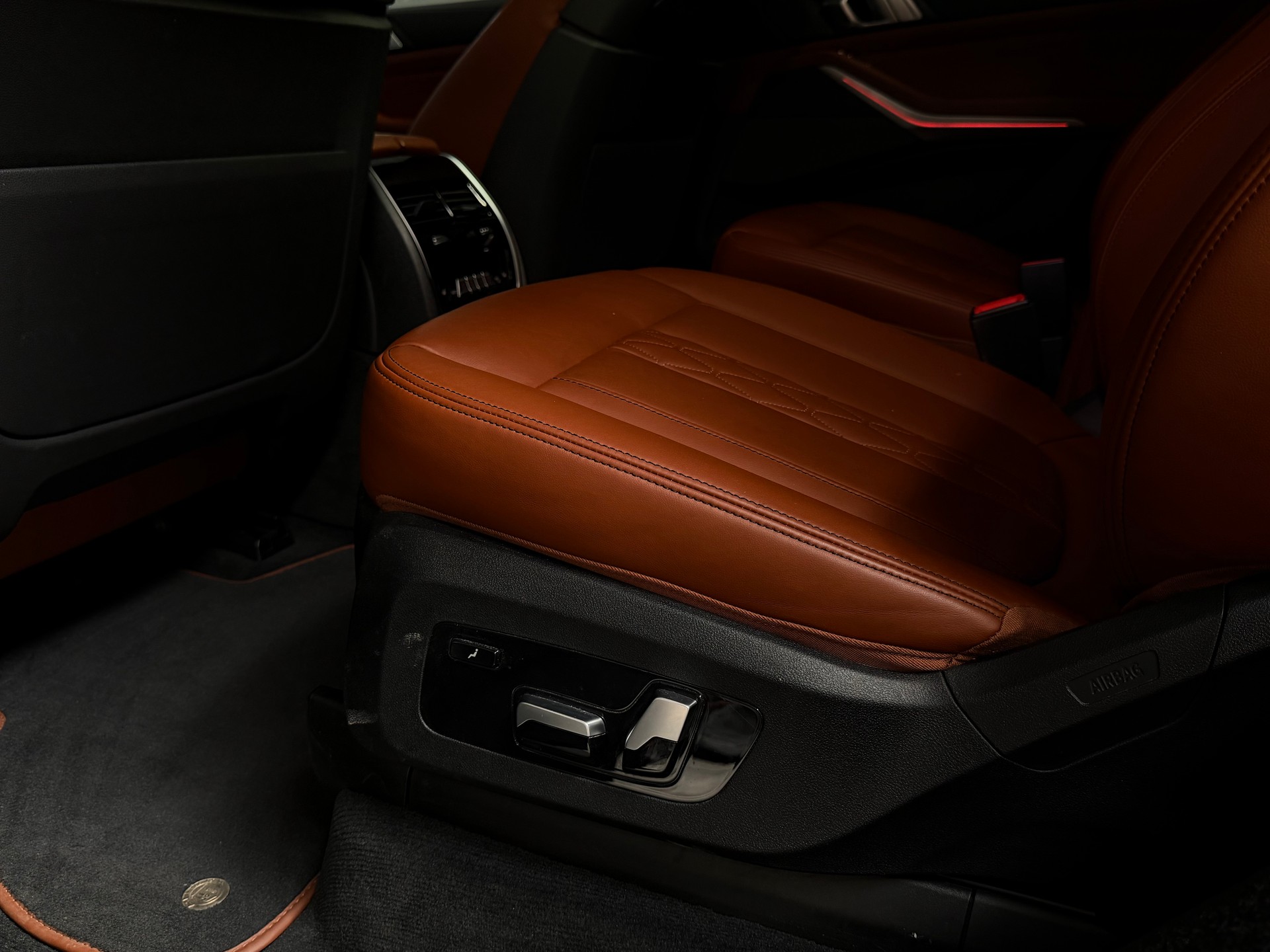 BMW X7 xDrive 30d Steptronic-image-17