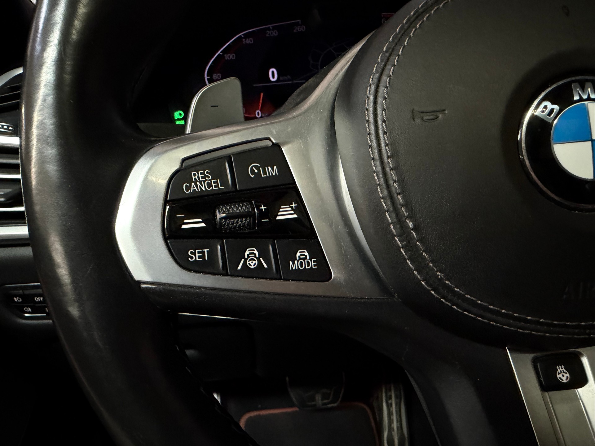 BMW X7 xDrive 30d Steptronic-image-28
