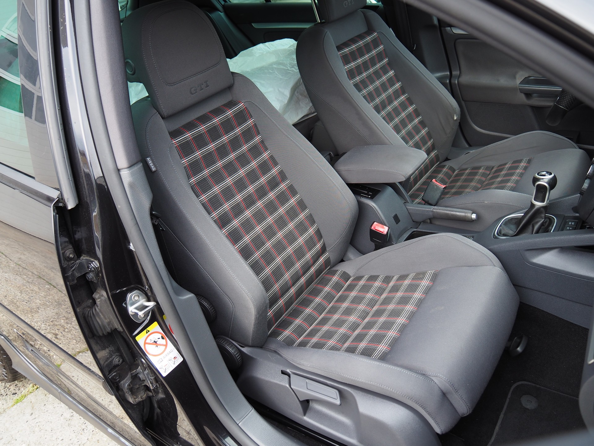 VW Golf 2.0 TFSI GTI-image-14