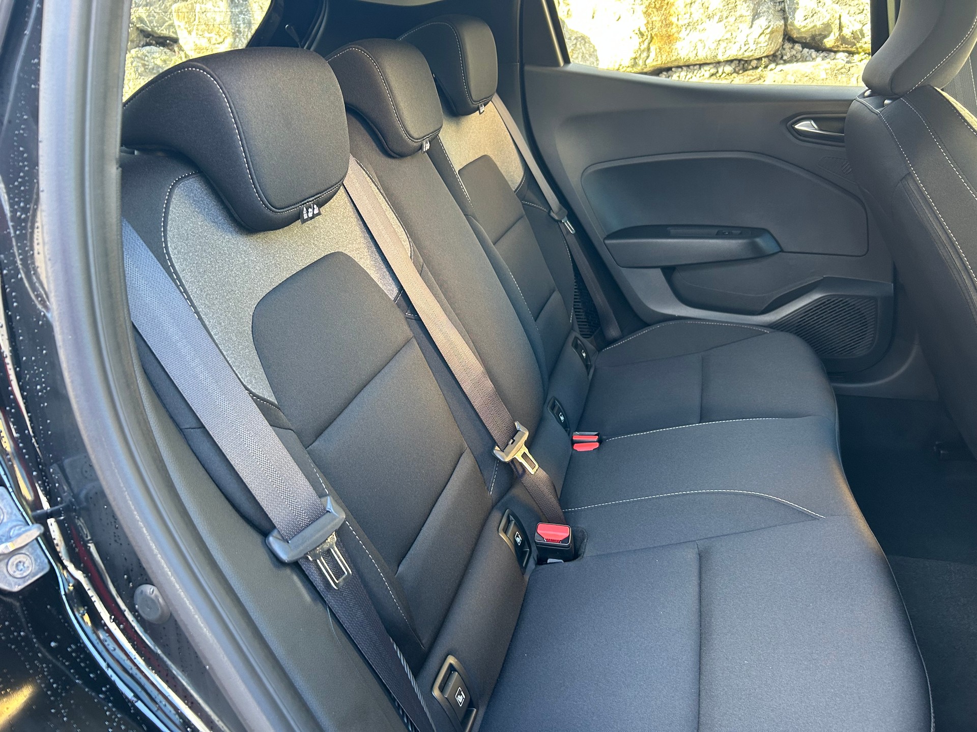 MITSUBISHI COLT 1.6 HEV Invite+-image-13