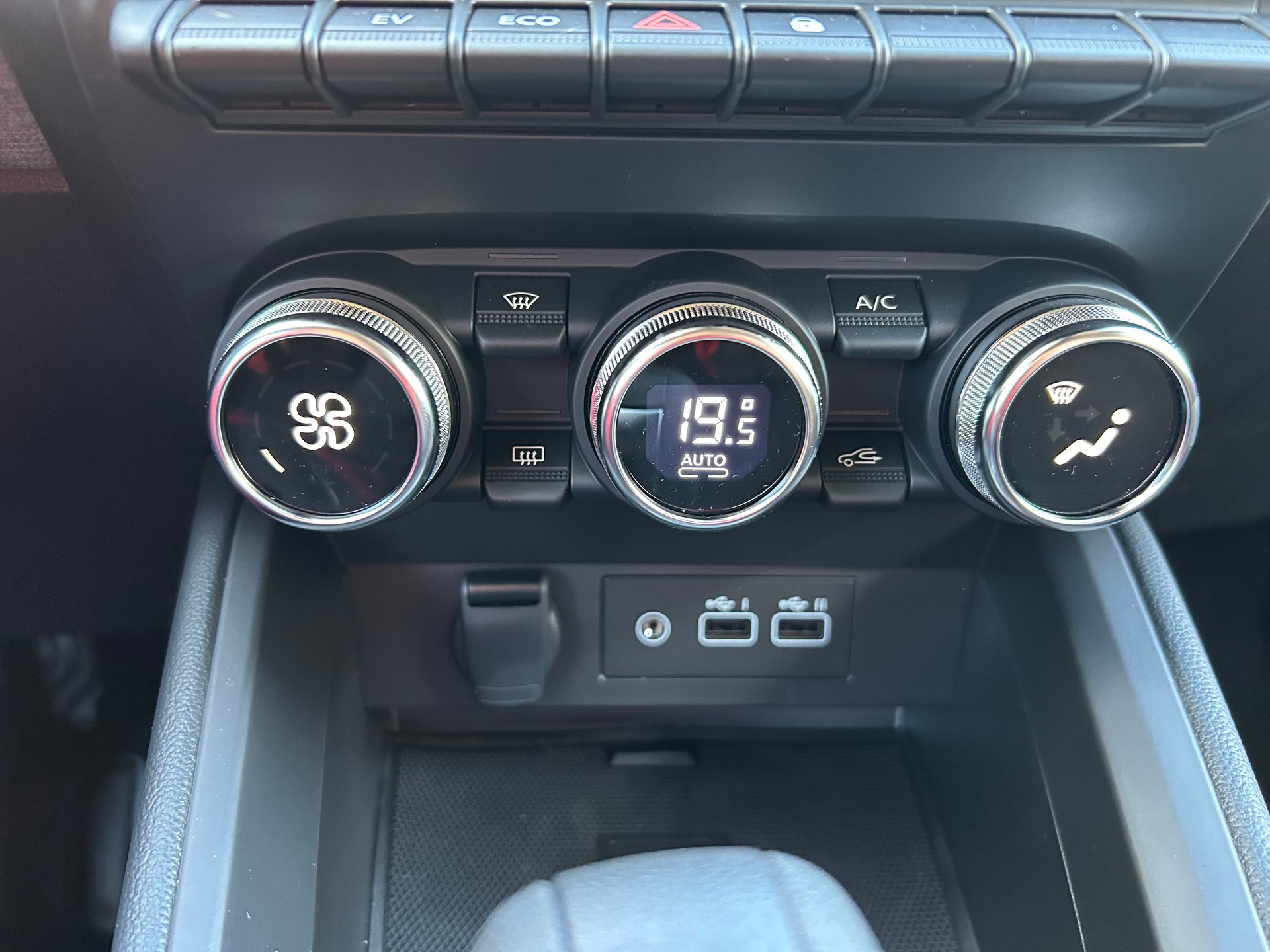MITSUBISHI COLT 1.6 HEV Invite+-image-8