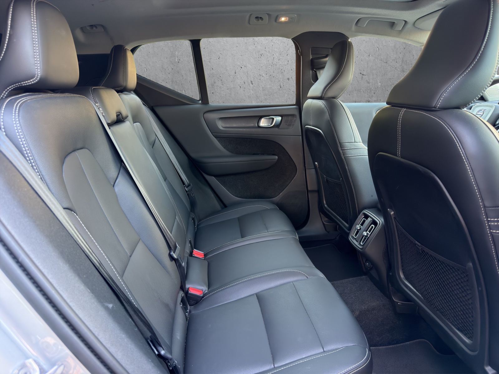VOLVO XC40 2.0 B5 MH Plus Bright AWD-image-12