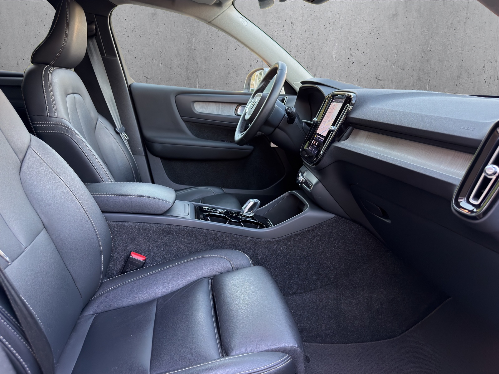 VOLVO XC40 2.0 B5 MH Plus Bright AWD-image-9